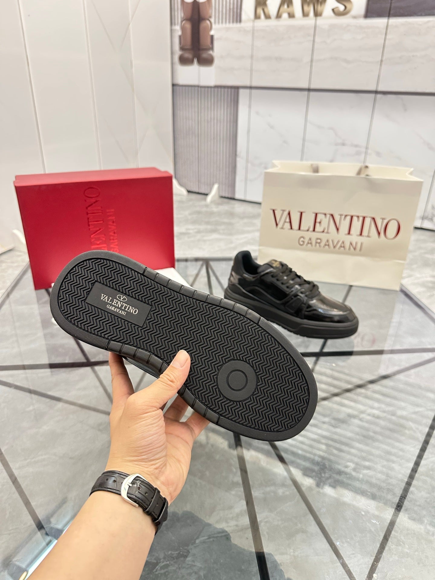 LuxluxHouse Best Quality Shoes Valentino
