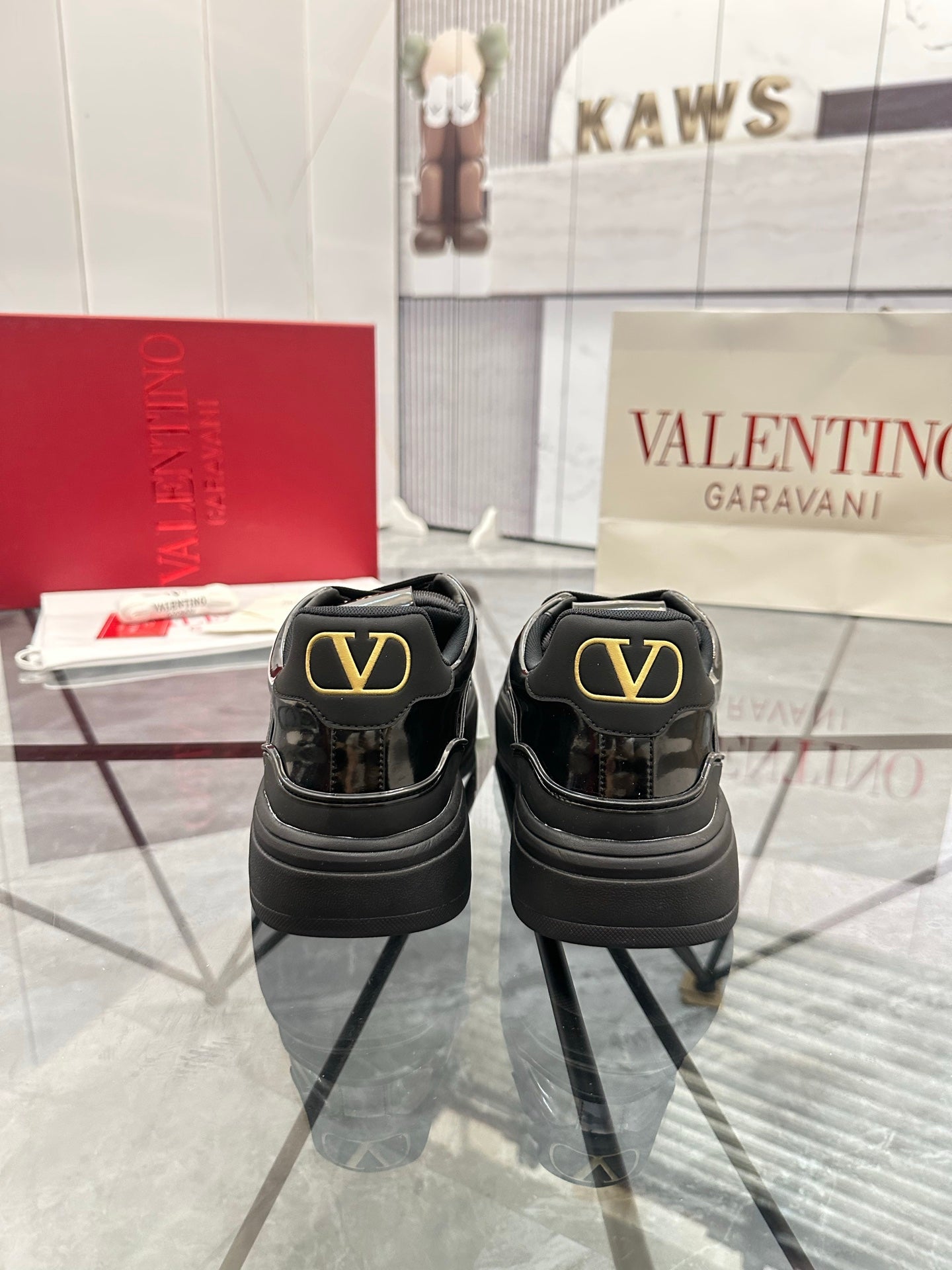 LuxluxHouse Best Quality Shoes Valentino