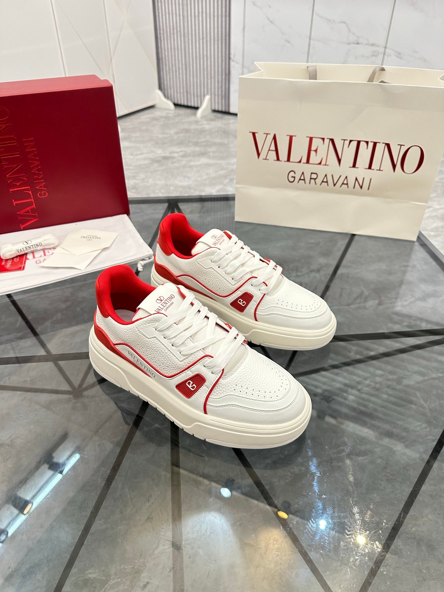 LuxluxHouse Best Quality Shoes Valentino