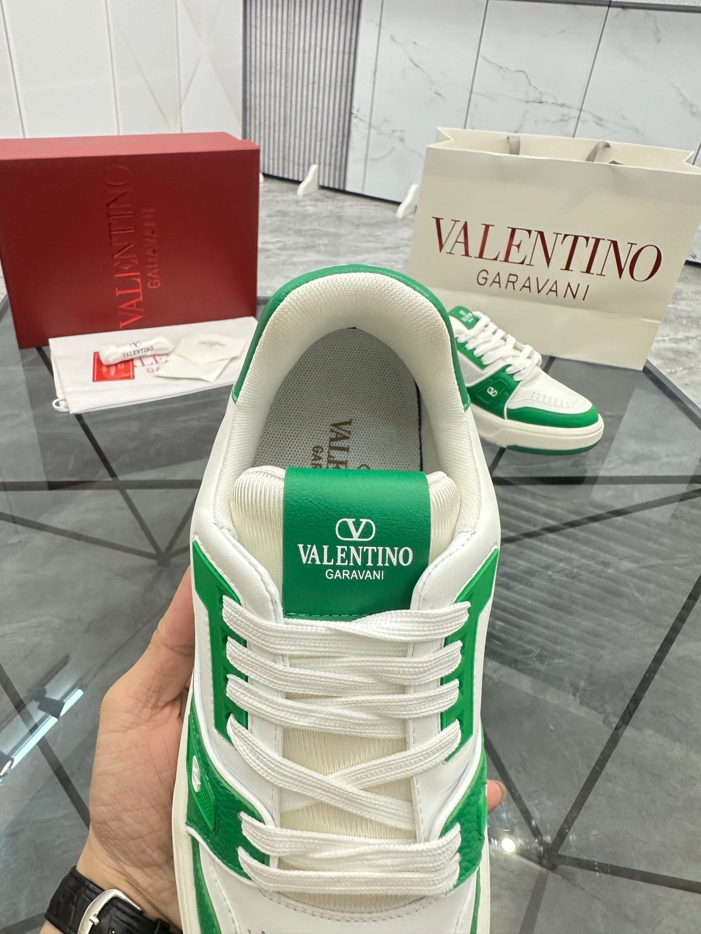 LuxluxHouse Best Quality Shoes Valentino