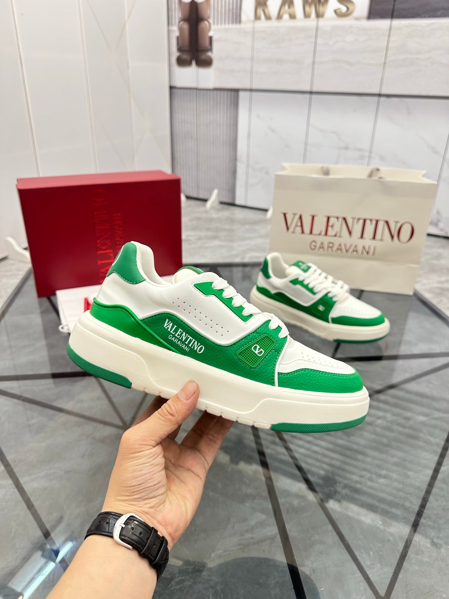 LuxluxHouse Best Quality Shoes Valentino