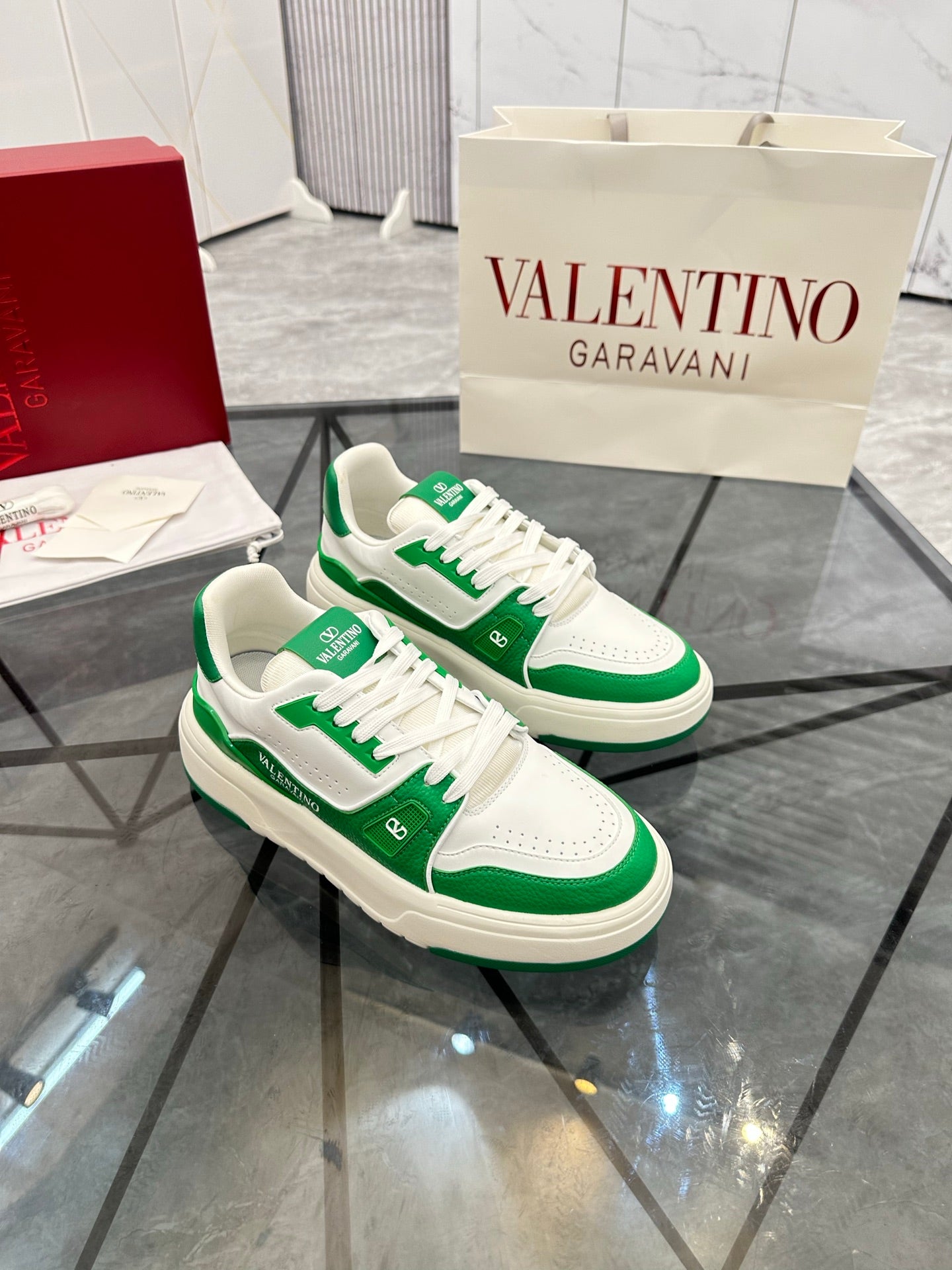 LuxluxHouse Best Quality Shoes Valentino