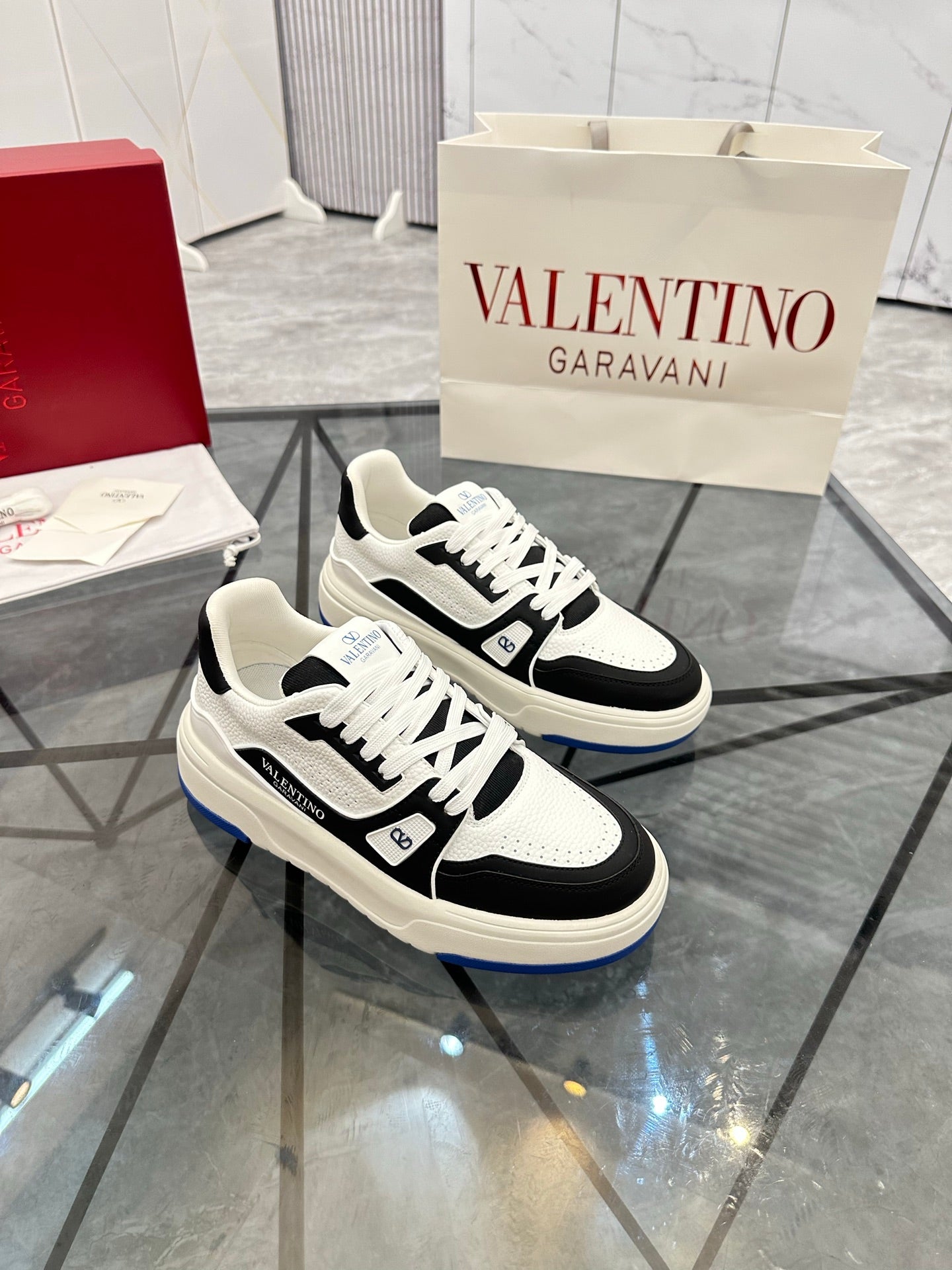 LuxluxHouse Best Quality Shoes Valentino