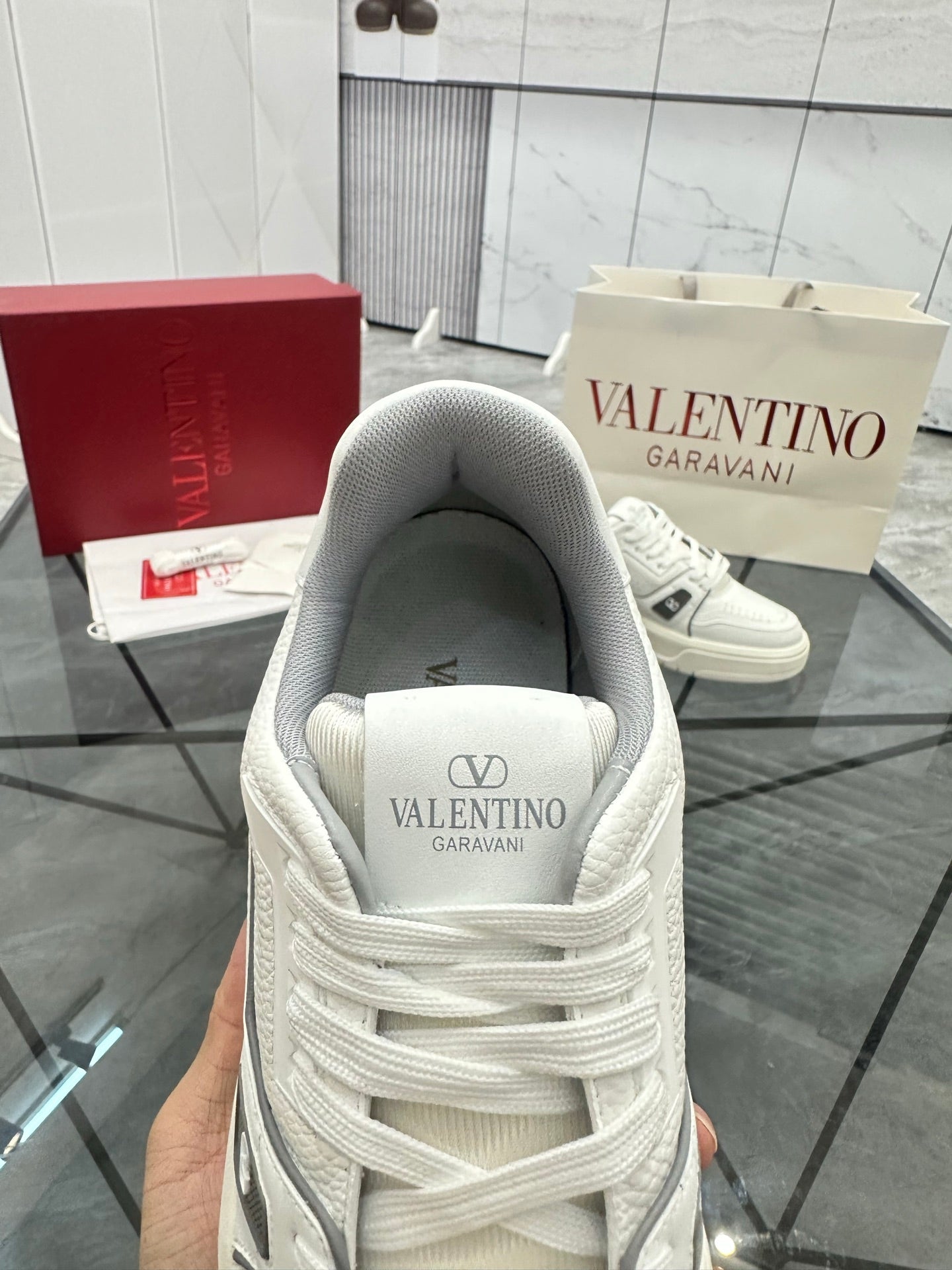 LuxluxHouse Best Quality Shoes Valentino