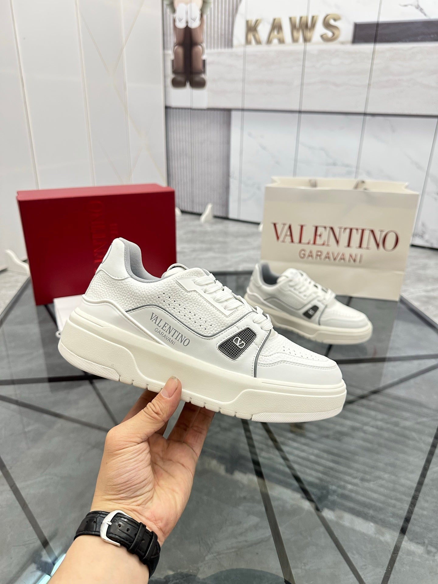 LuxluxHouse Best Quality Shoes Valentino