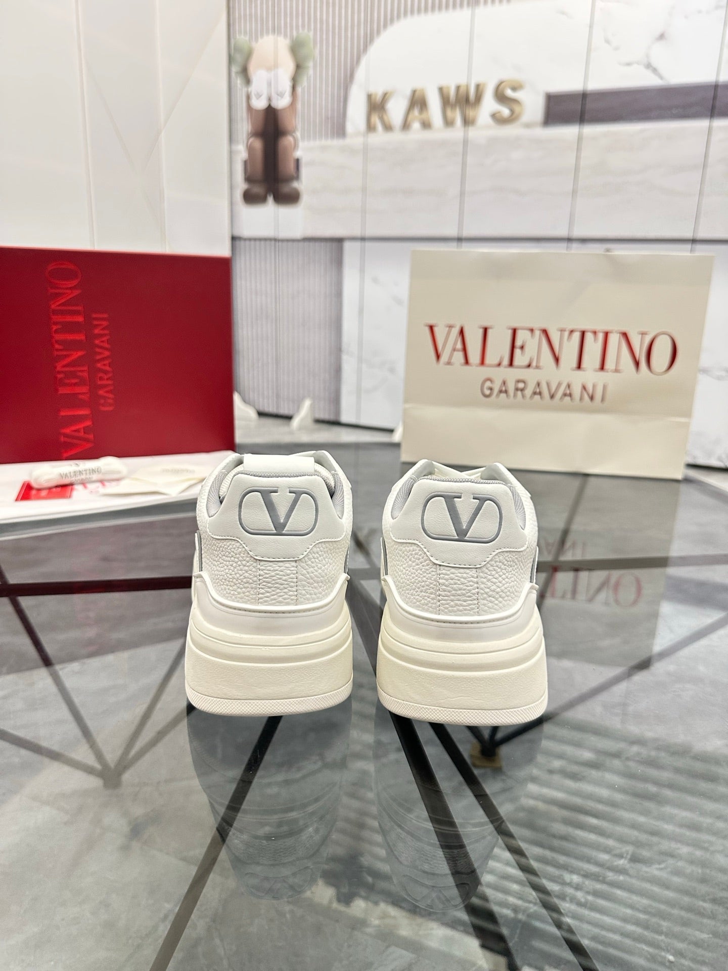 LuxluxHouse Best Quality Shoes Valentino