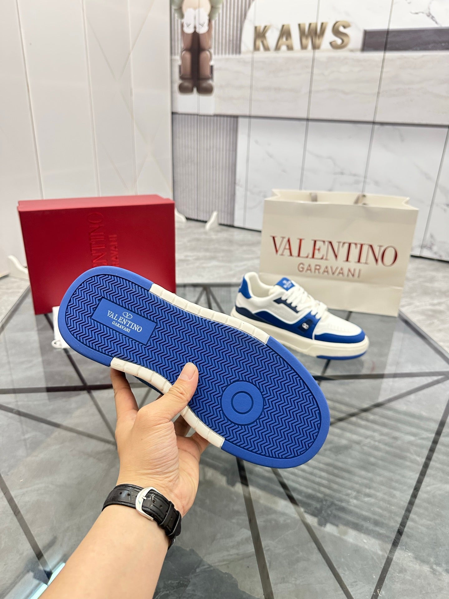 LuxluxHouse Best Quality Shoes Valentino
