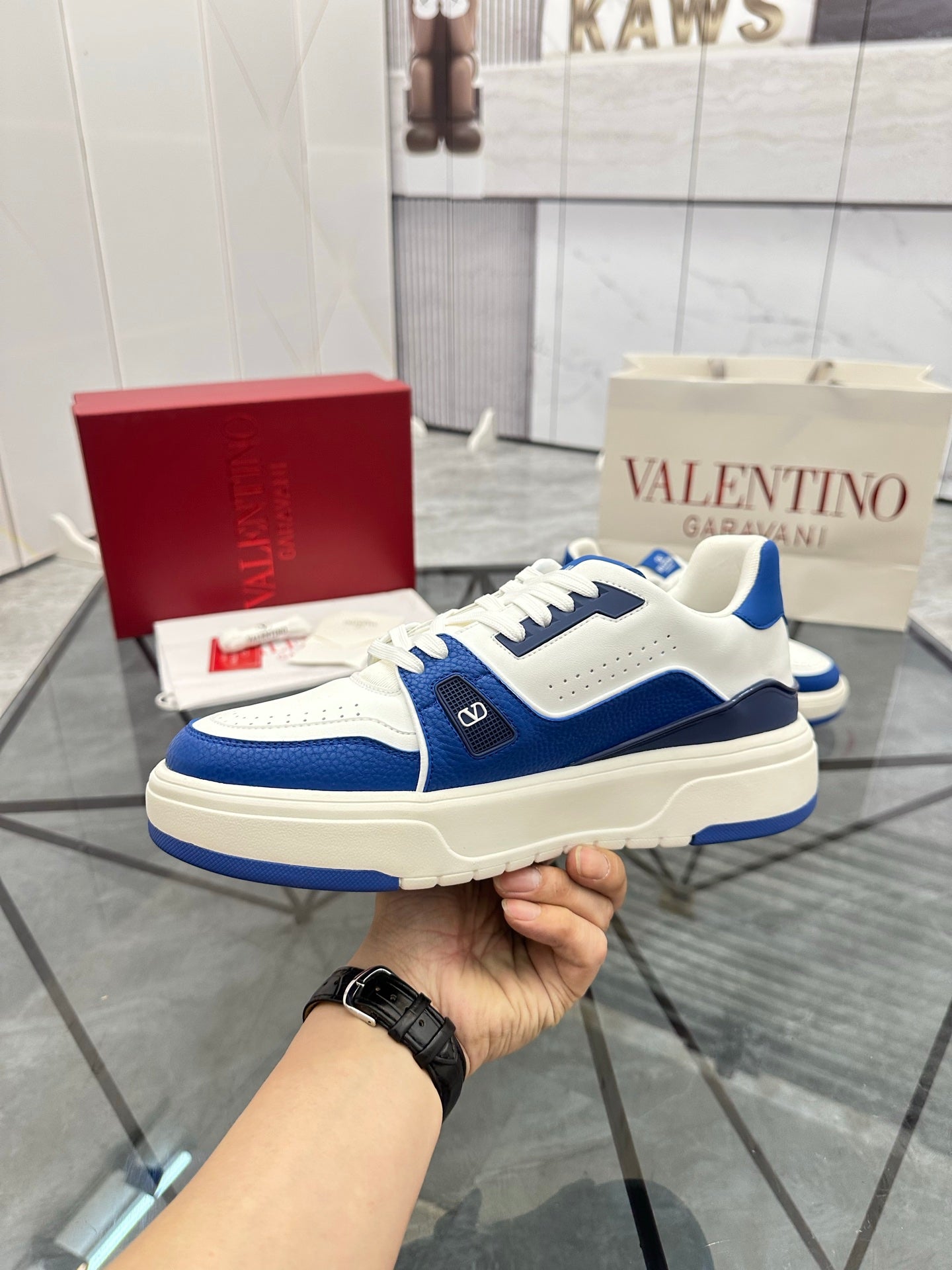 LuxluxHouse Best Quality Shoes Valentino