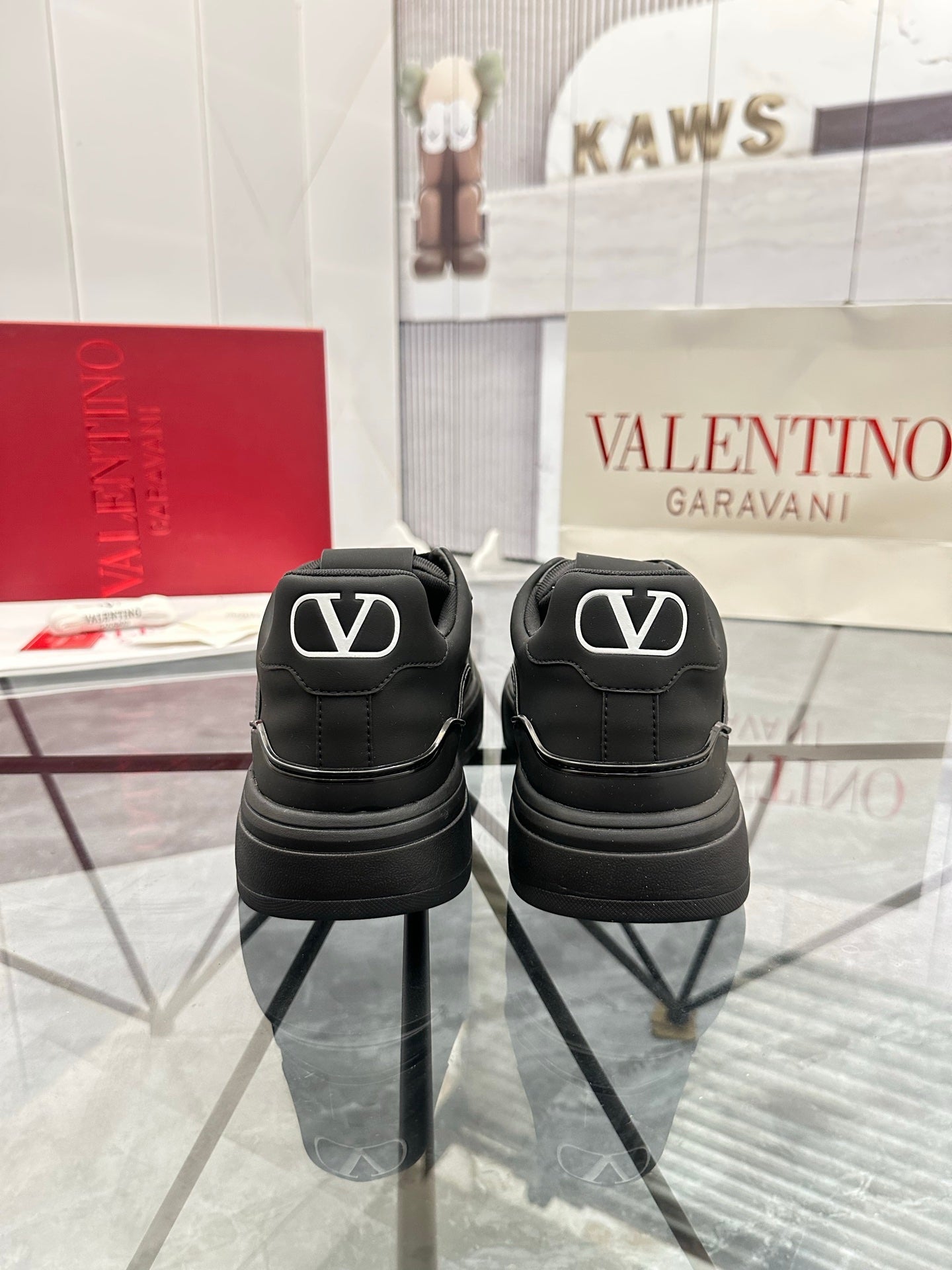 LuxluxHouse Best Quality Shoes Valentino