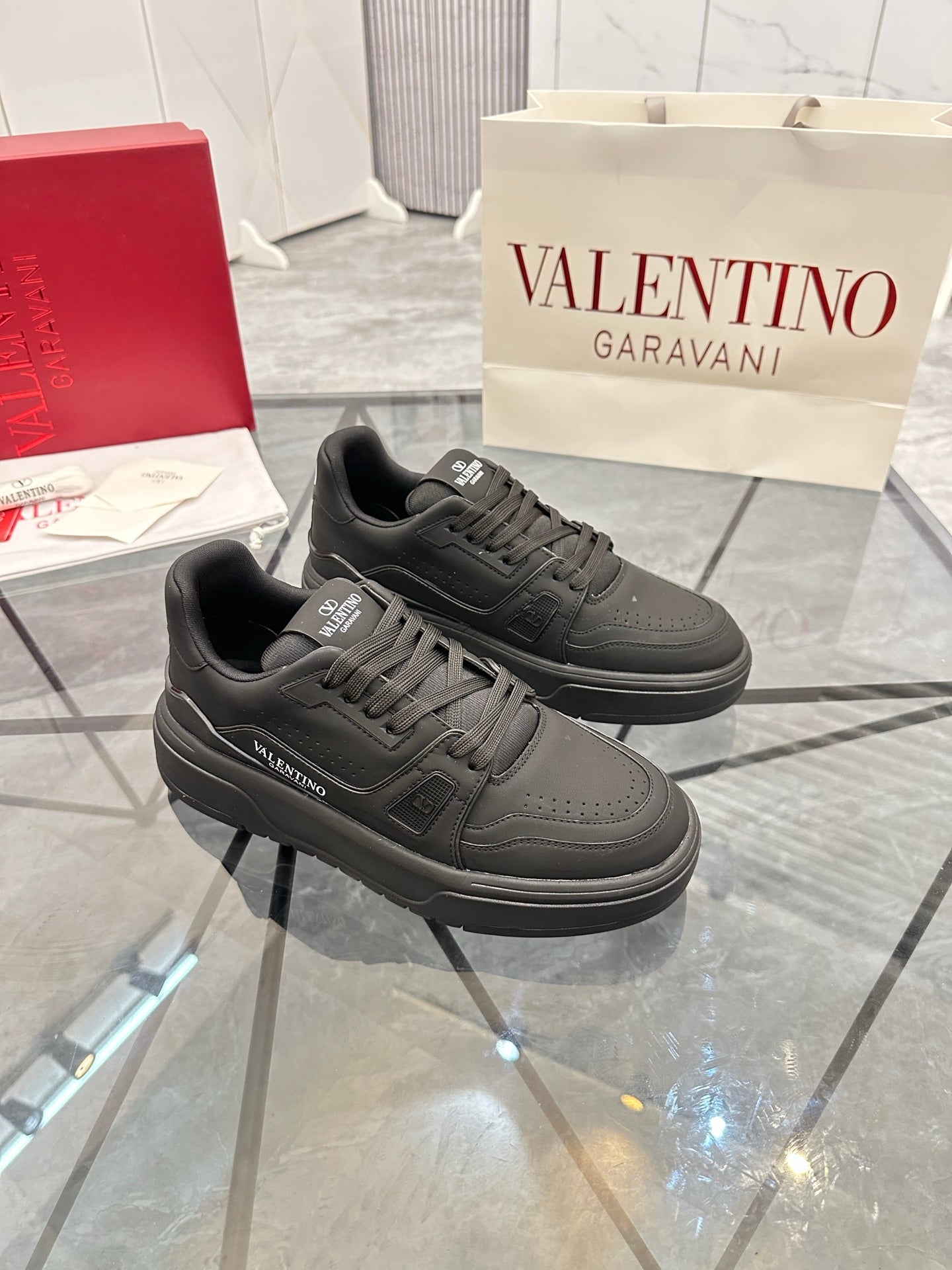 LuxluxHouse Best Quality Shoes Valentino
