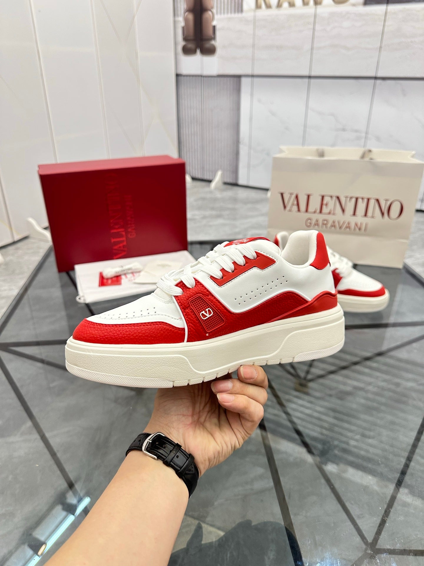 LuxluxHouse Best Quality Shoes Valentino