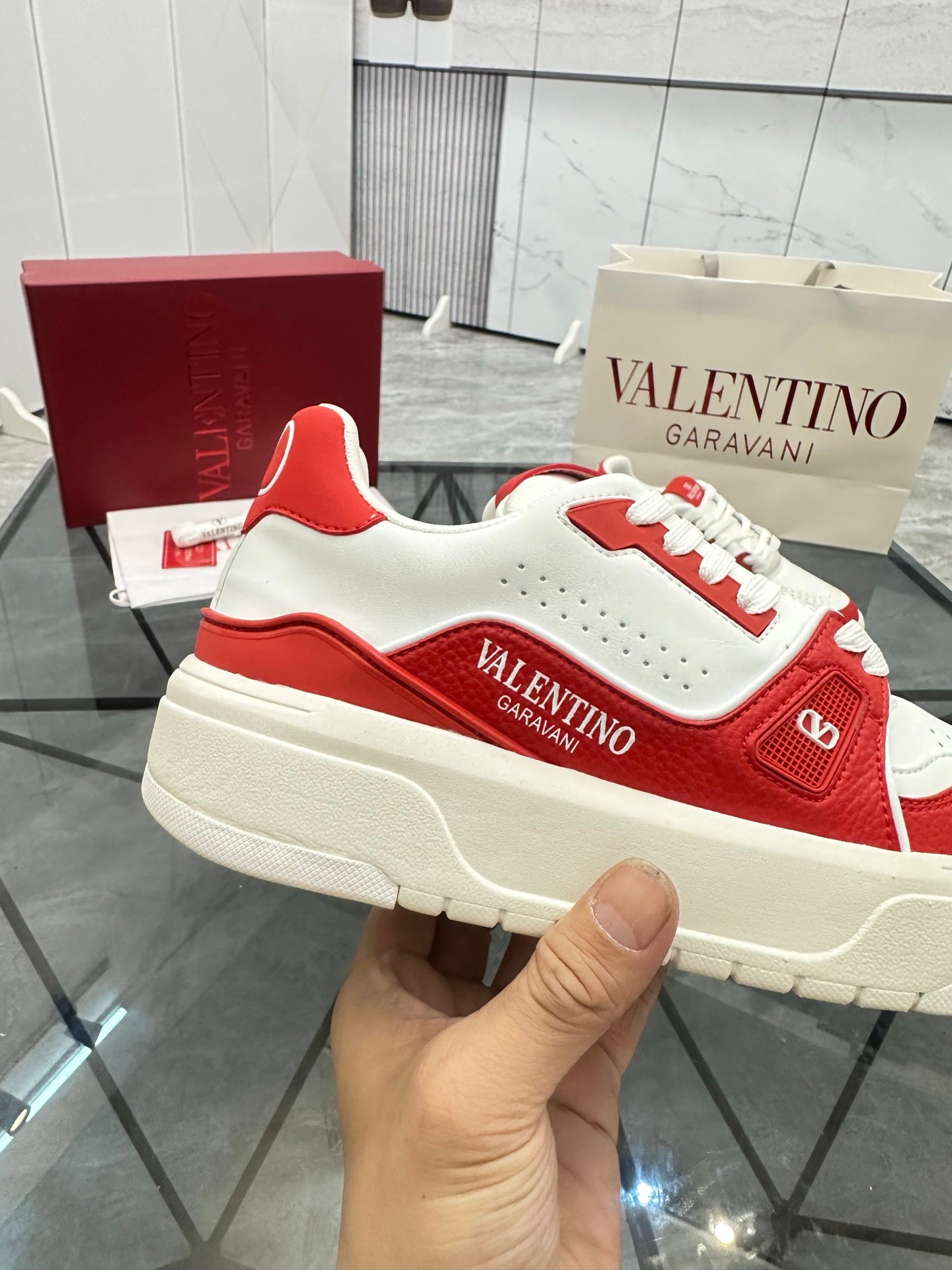 LuxluxHouse Best Quality Shoes Valentino