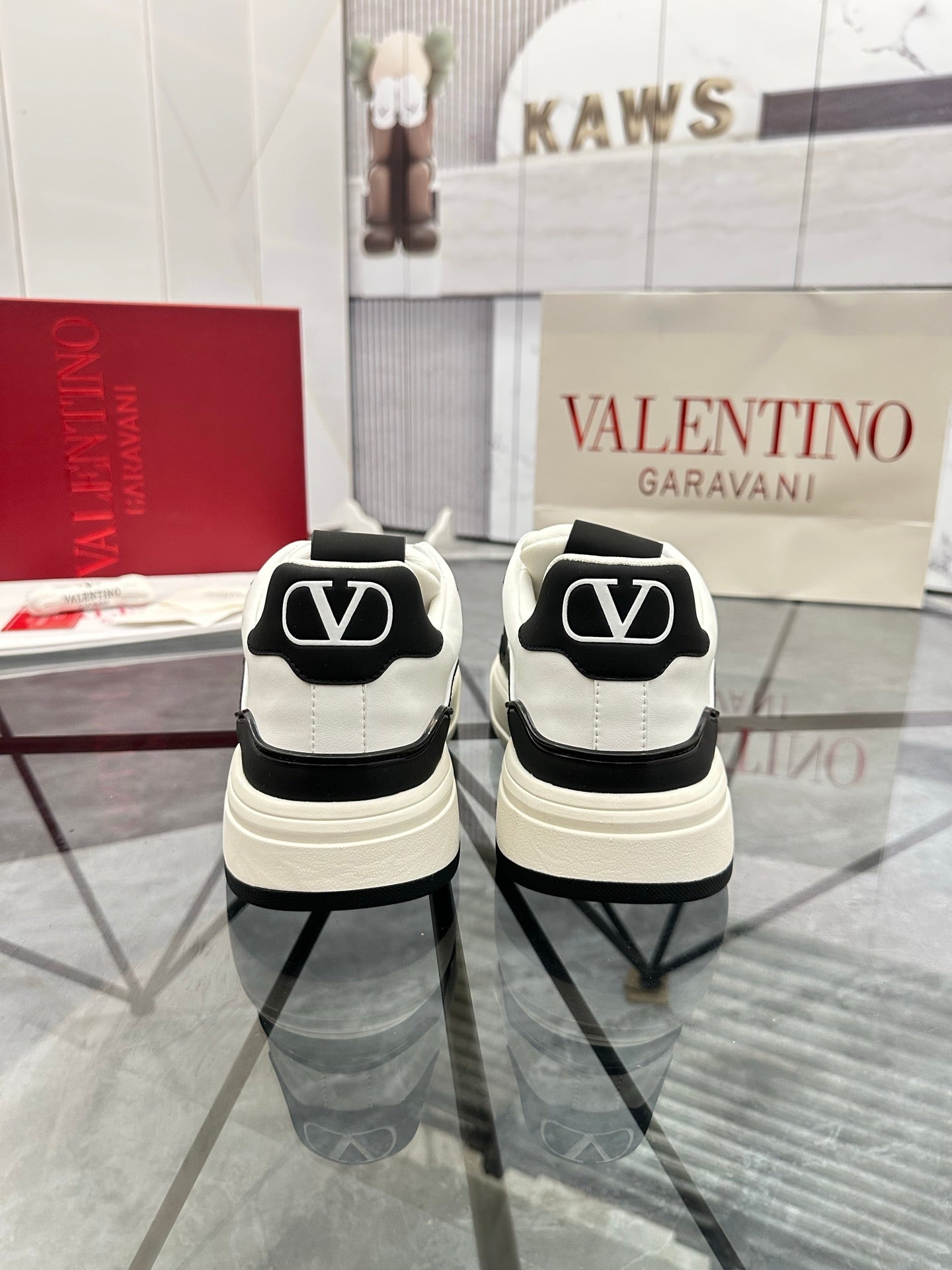 LuxluxHouse Best Quality Shoes Valentino
