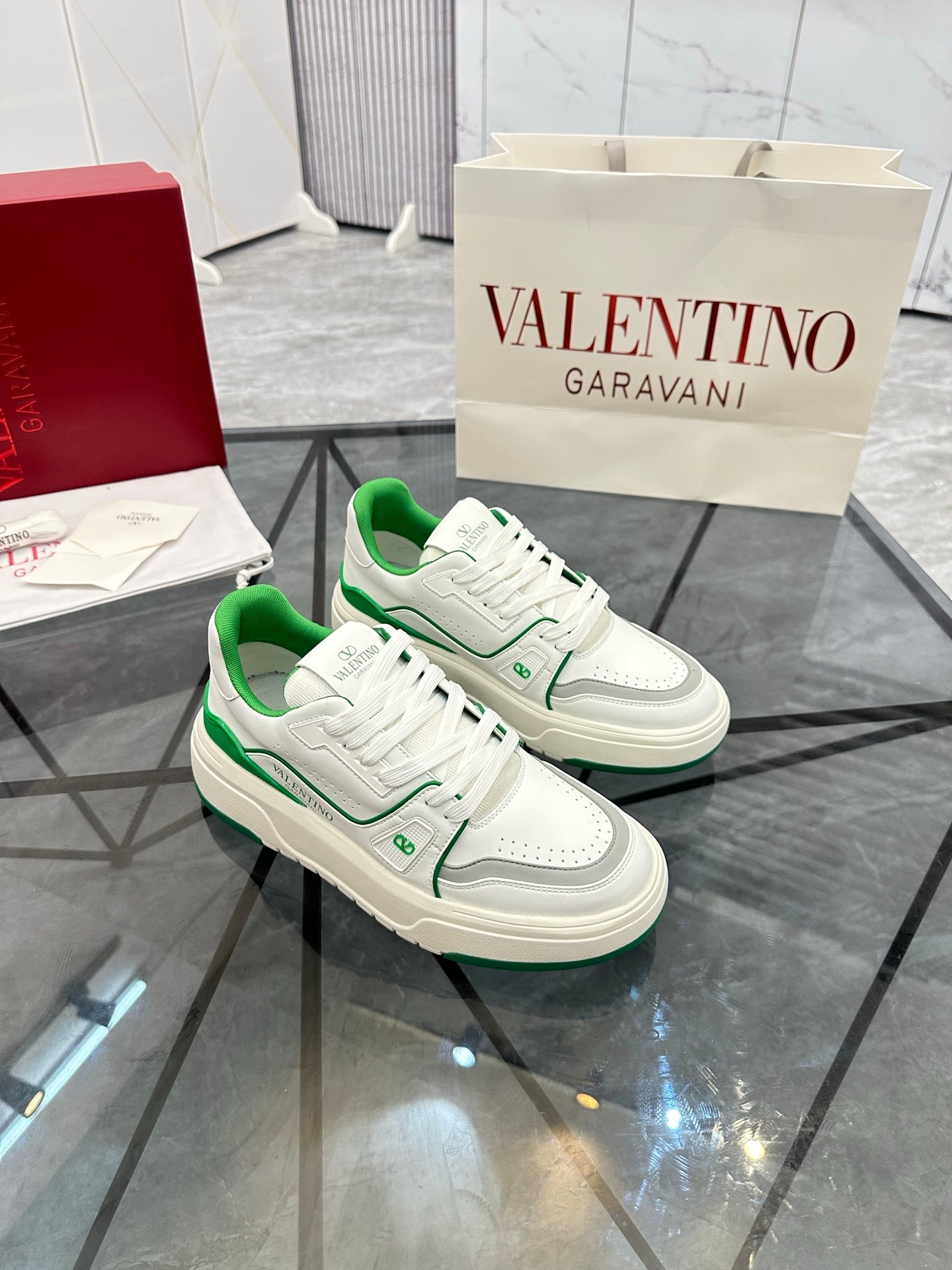 LuxluxHouse Best Quality Shoes Valentino