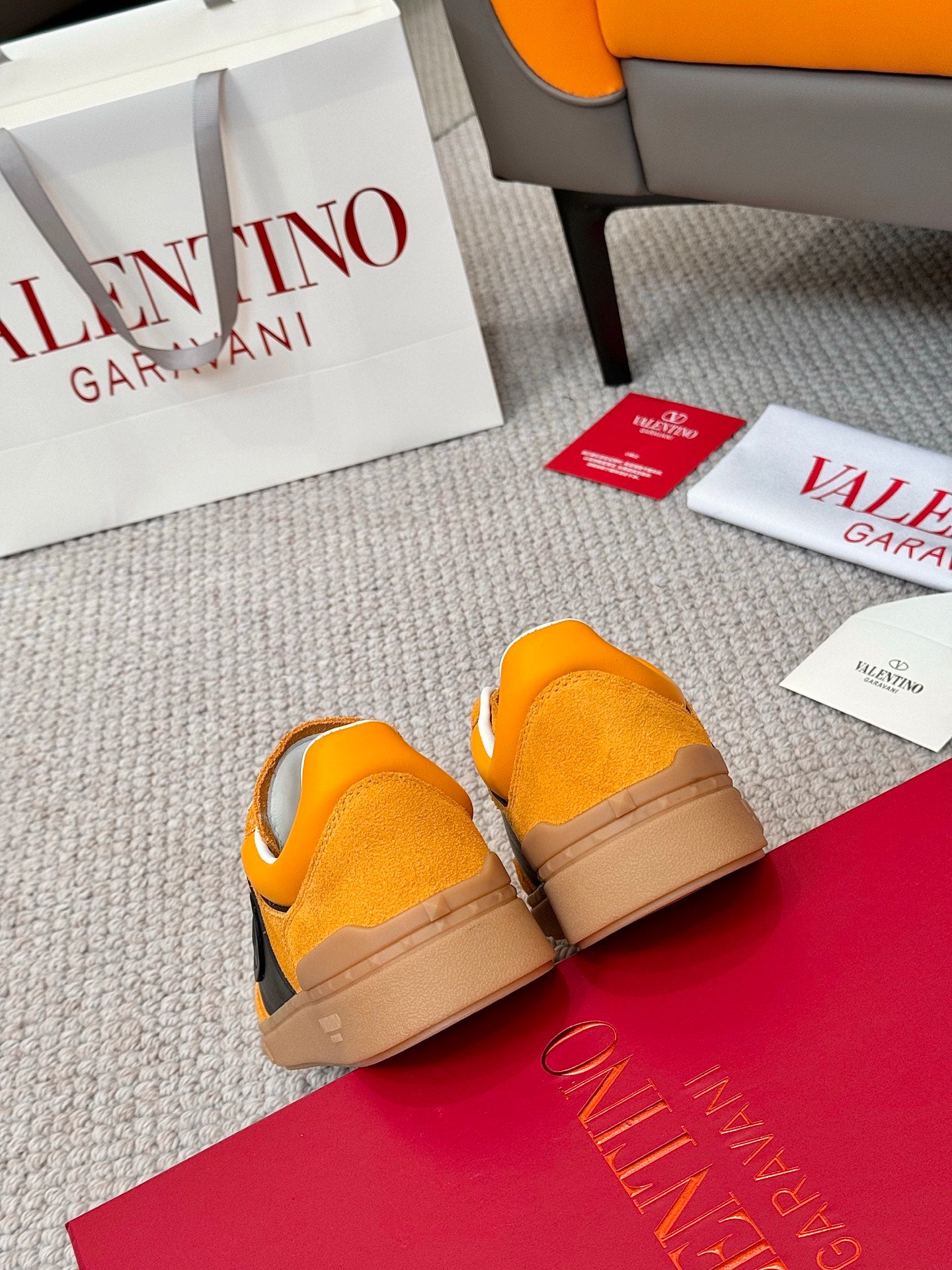 LuxluxHouse Best Quality Shoes Valentino