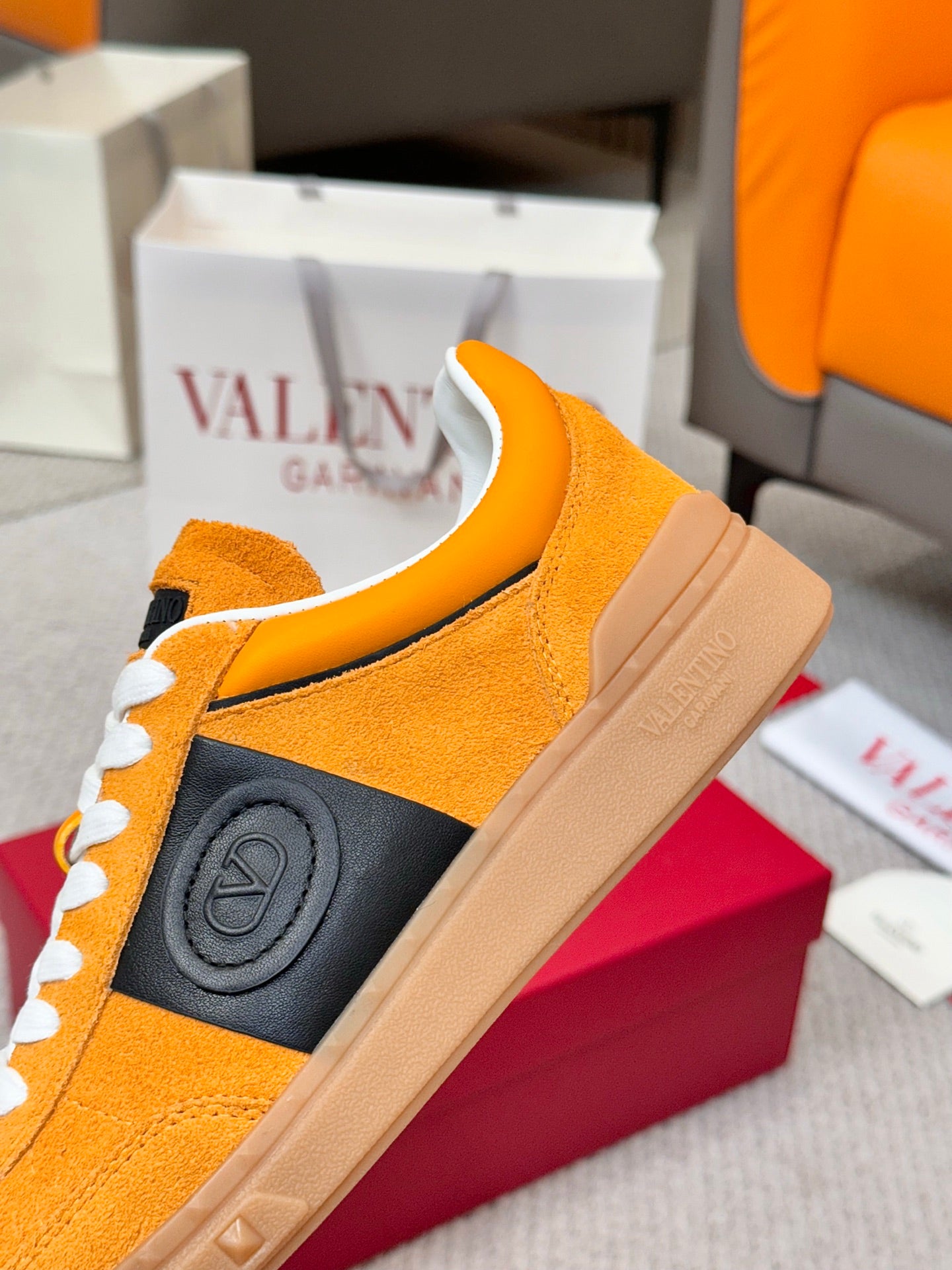 LuxluxHouse Best Quality Shoes Valentino