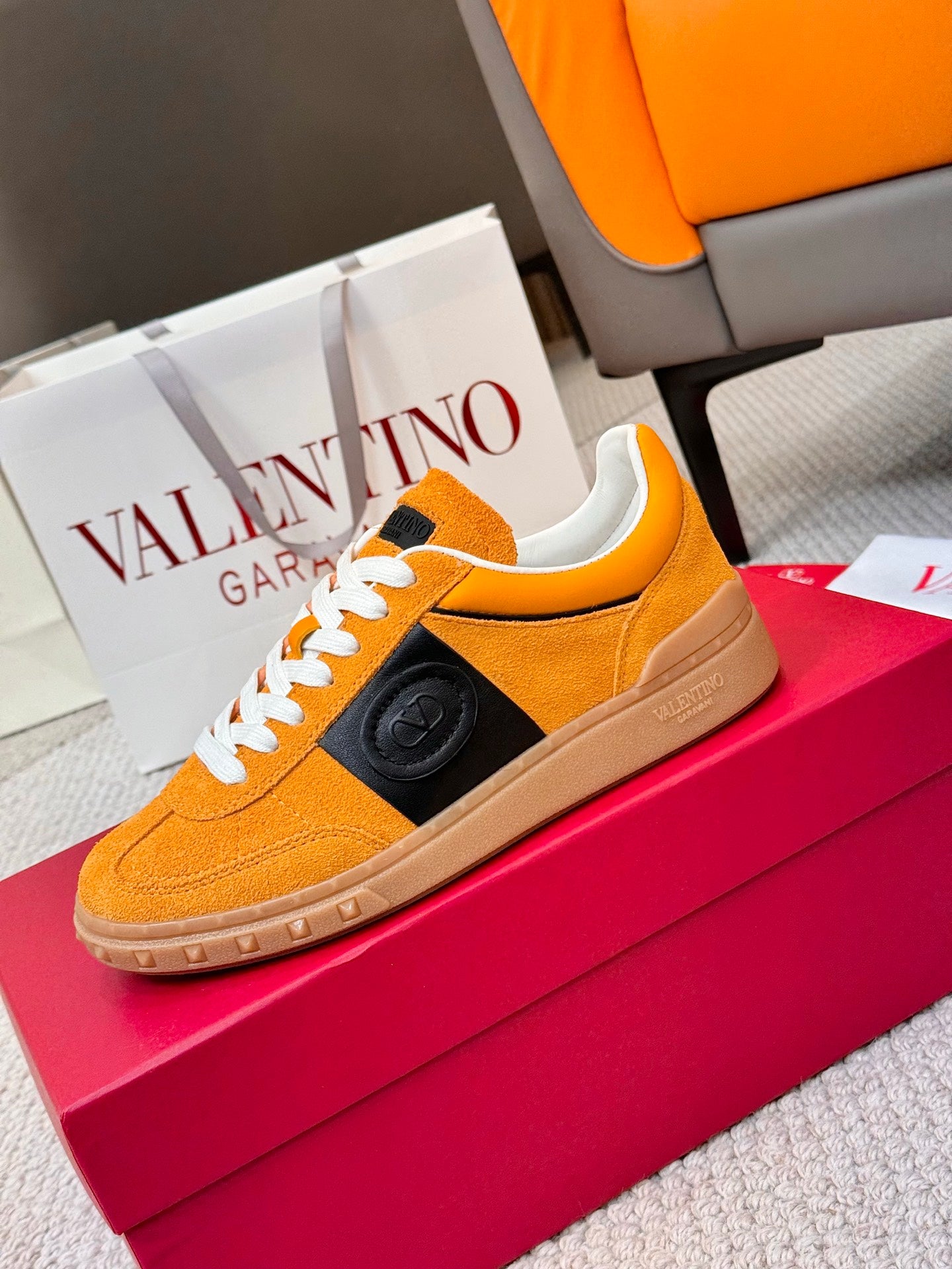 LuxluxHouse Best Quality Shoes Valentino