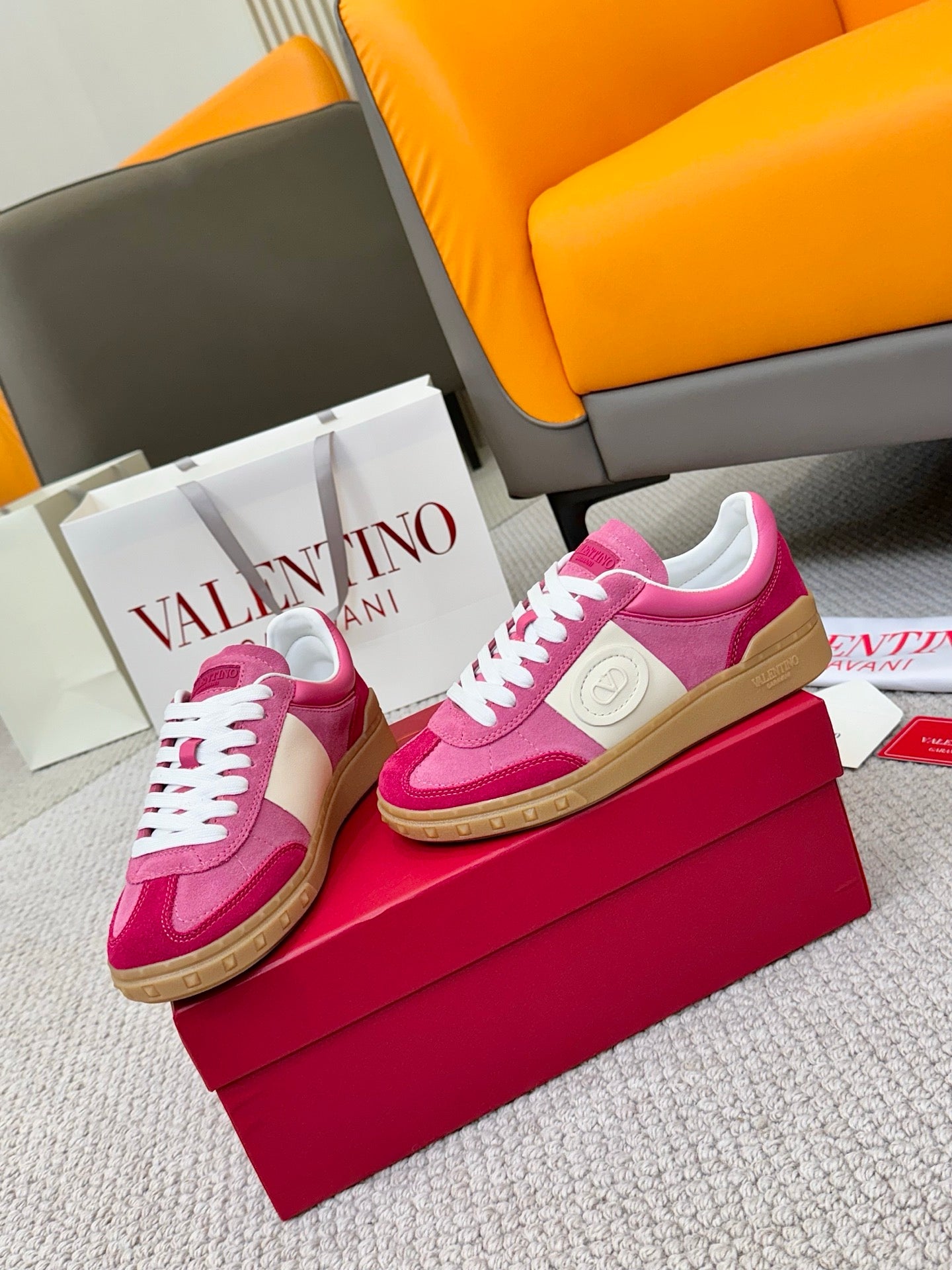 LuxluxHouse Best Quality Shoes Valentino
