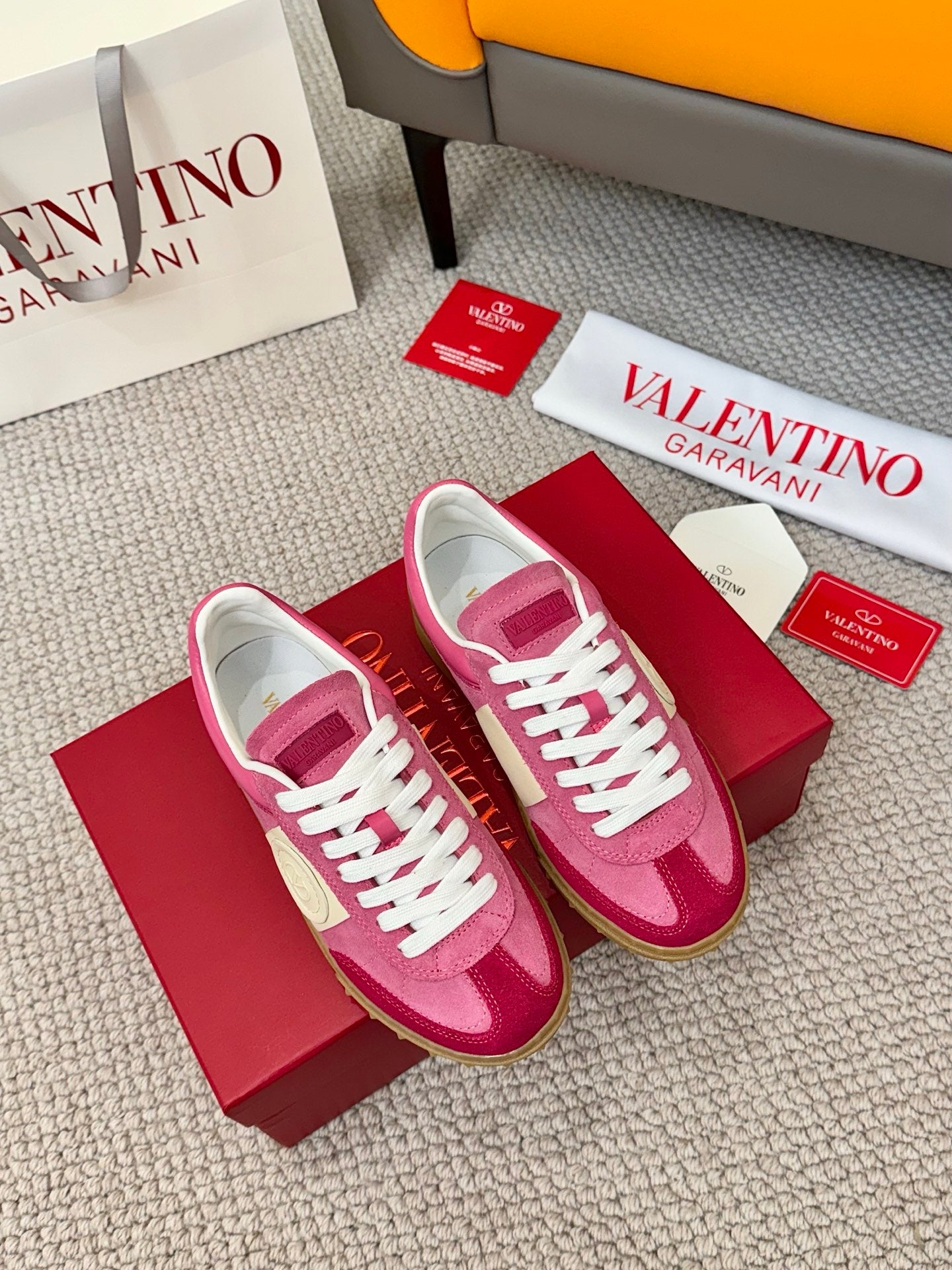 LuxluxHouse Best Quality Shoes Valentino