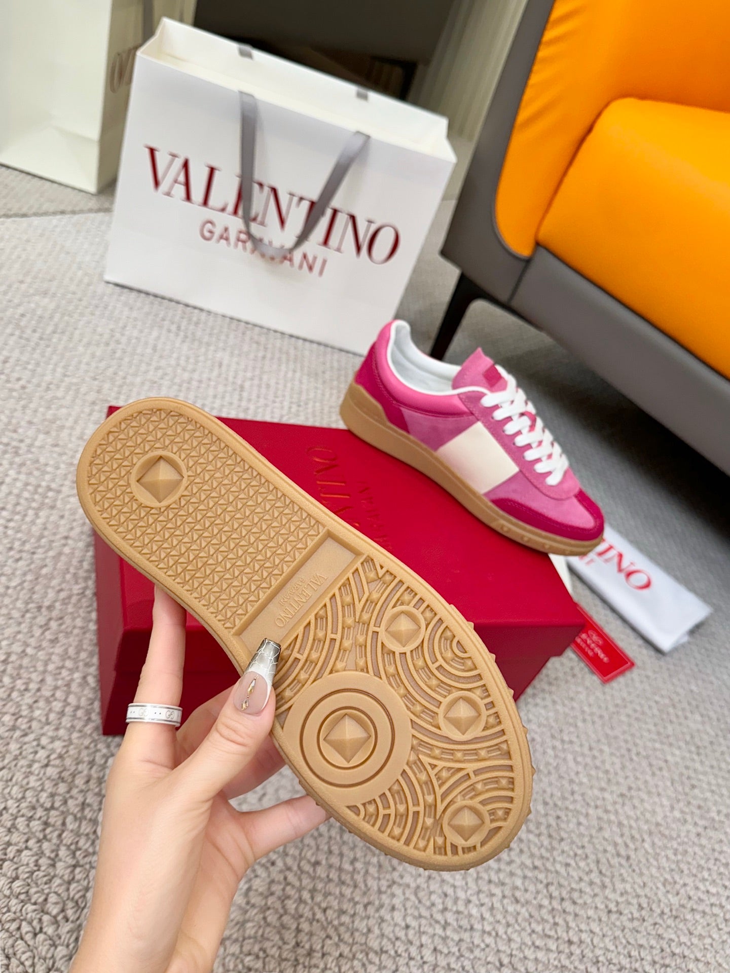 LuxluxHouse Best Quality Shoes Valentino