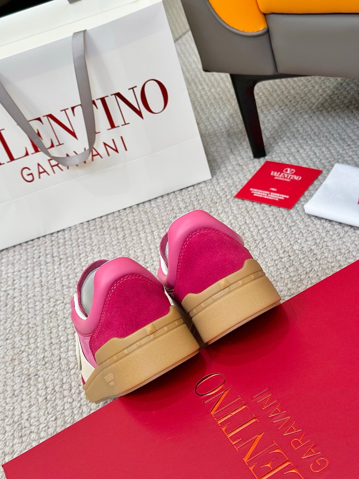 LuxluxHouse Best Quality Shoes Valentino