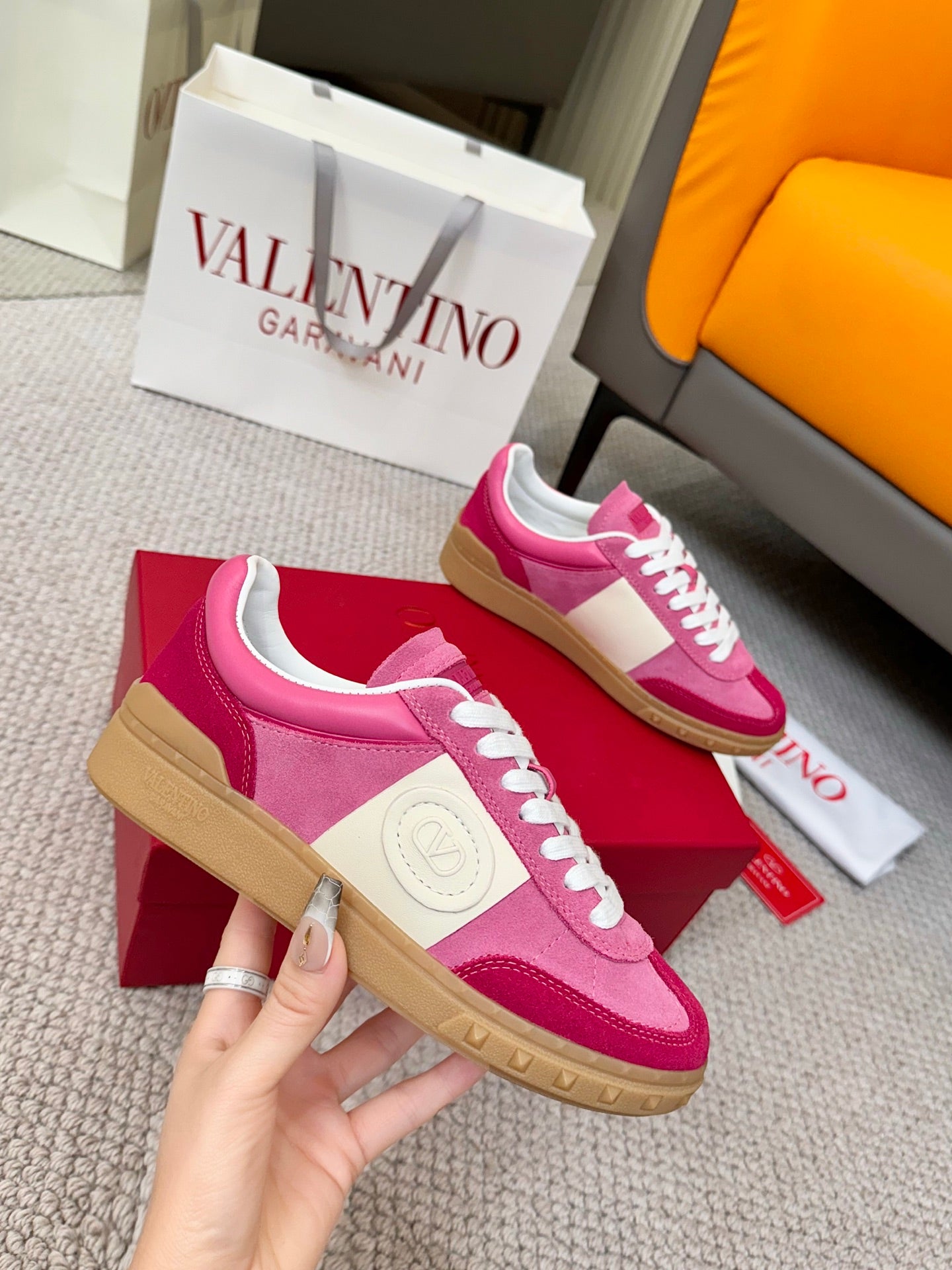 LuxluxHouse Best Quality Shoes Valentino
