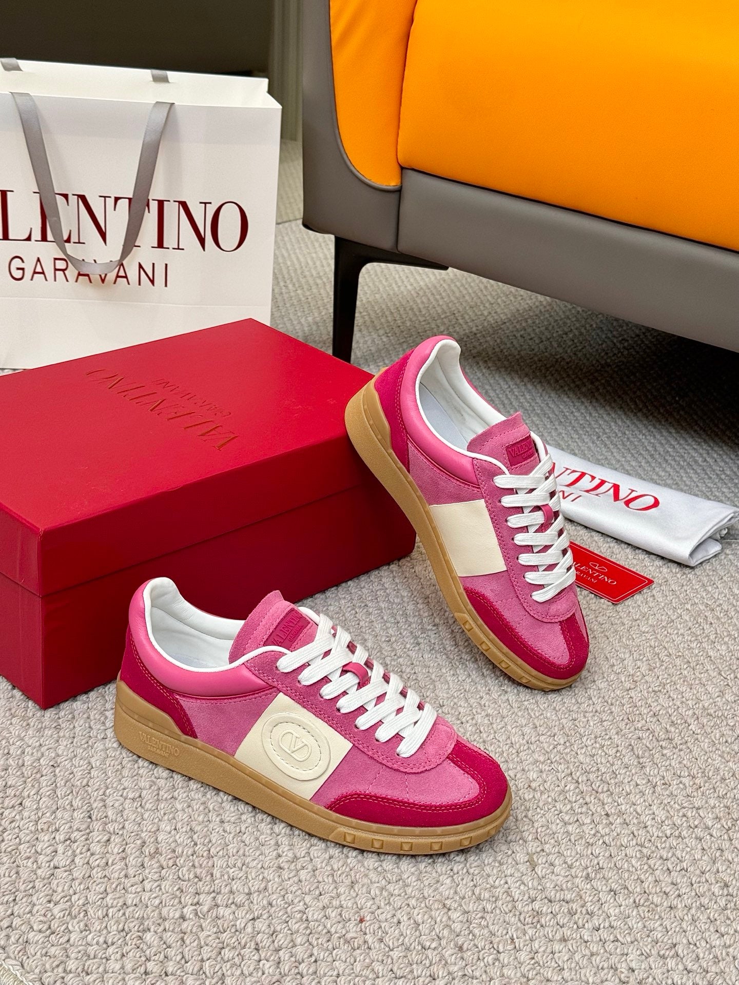 LuxluxHouse Best Quality Shoes Valentino