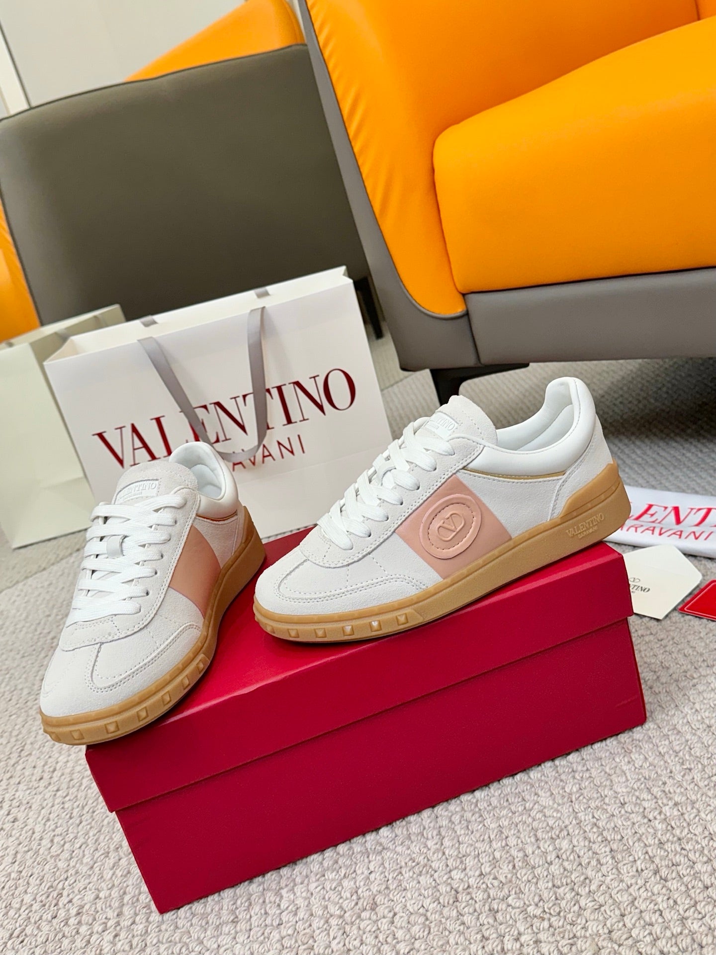 LuxluxHouse Best Quality Shoes Valentino