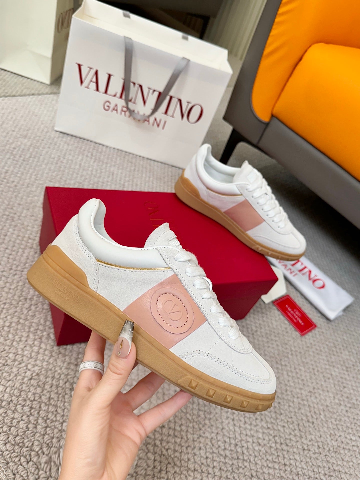 LuxluxHouse Best Quality Shoes Valentino