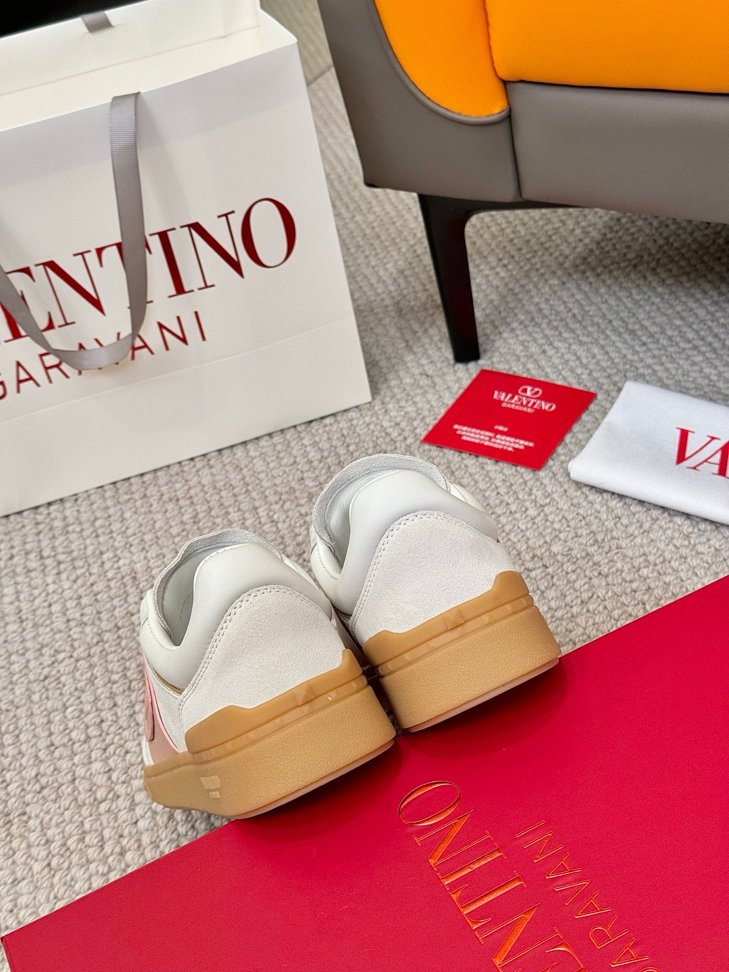 LuxluxHouse Best Quality Shoes Valentino