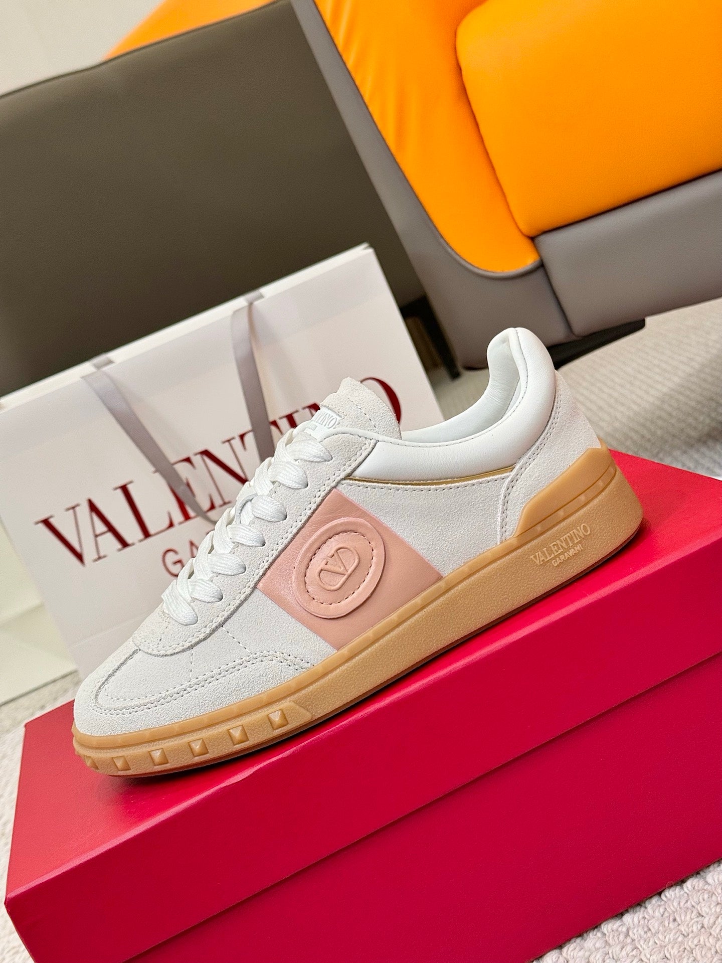 LuxluxHouse Best Quality Shoes Valentino