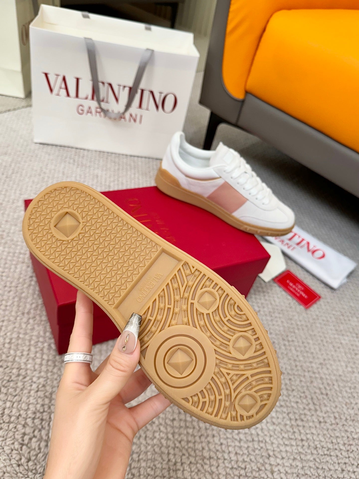 LuxluxHouse Best Quality Shoes Valentino