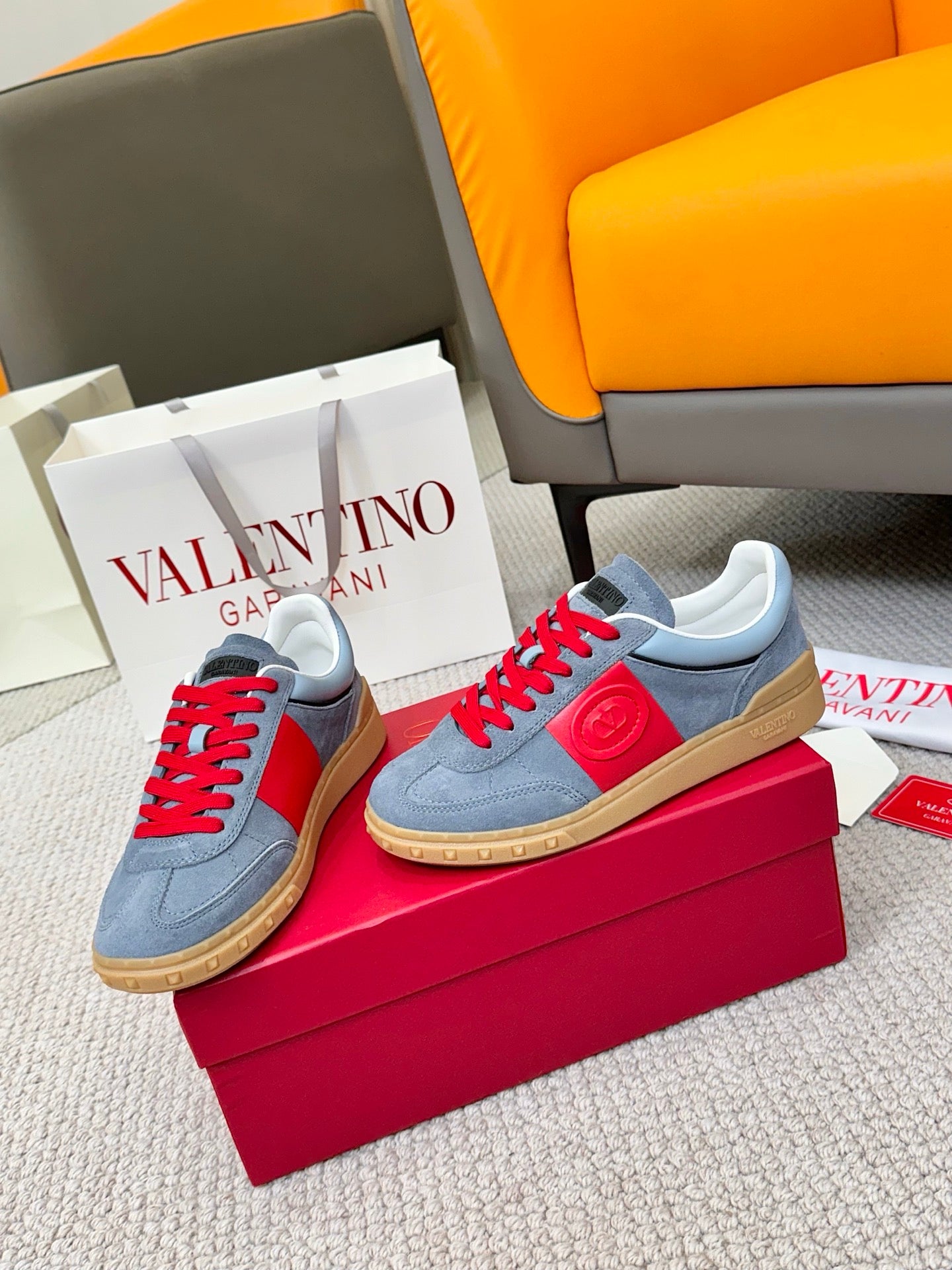 LuxluxHouse Best Quality Shoes Valentino