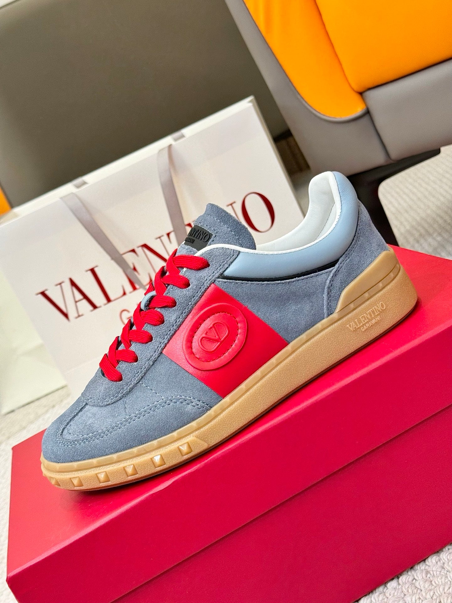 LuxluxHouse Best Quality Shoes Valentino