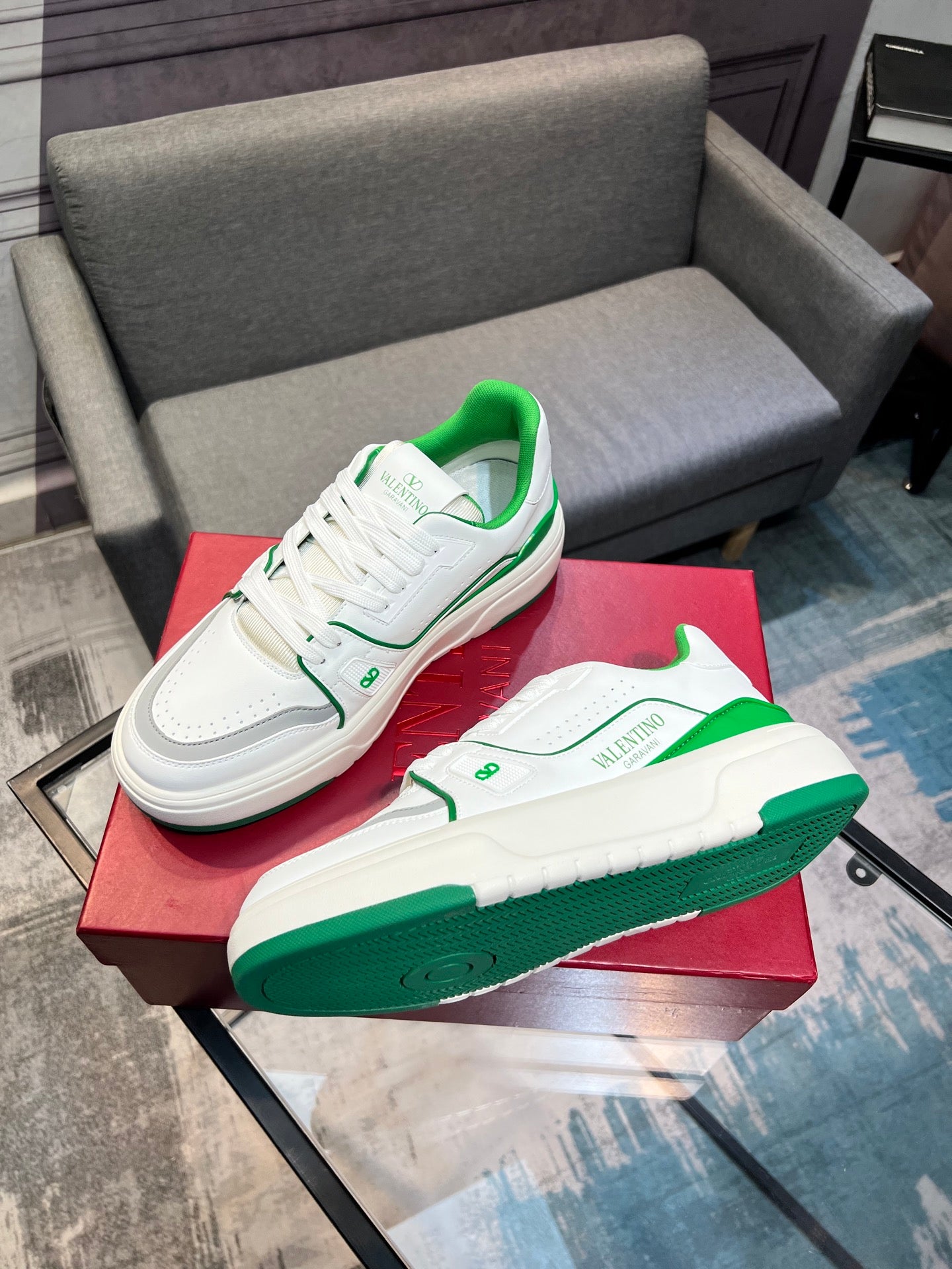 LuxluxHouse Best Quality Shoes Valentino