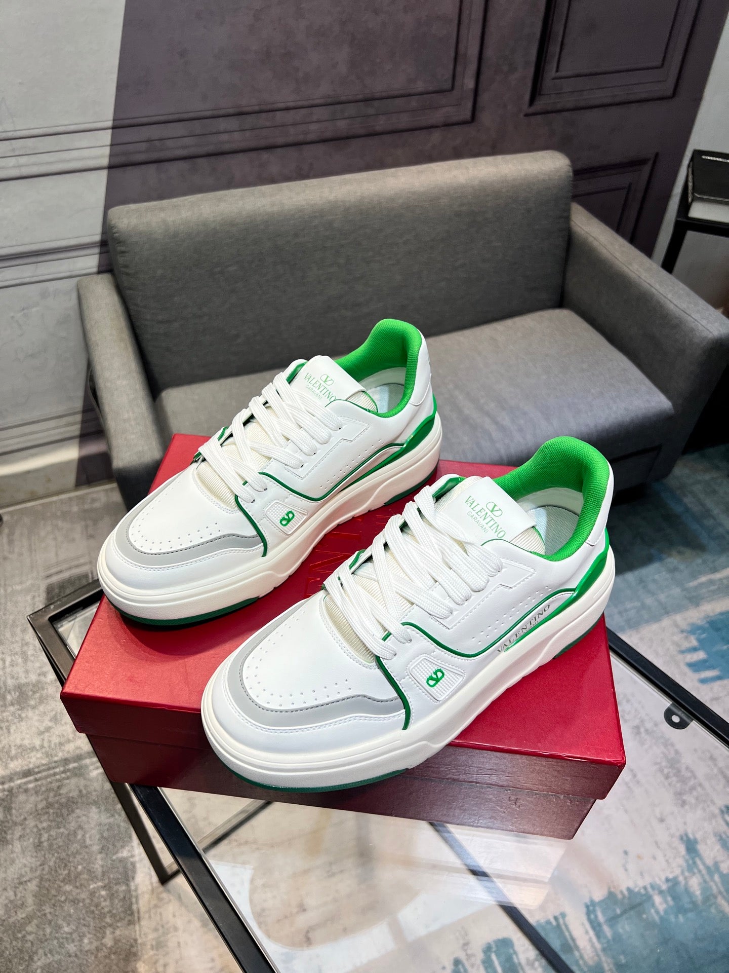 LuxluxHouse Best Quality Shoes Valentino