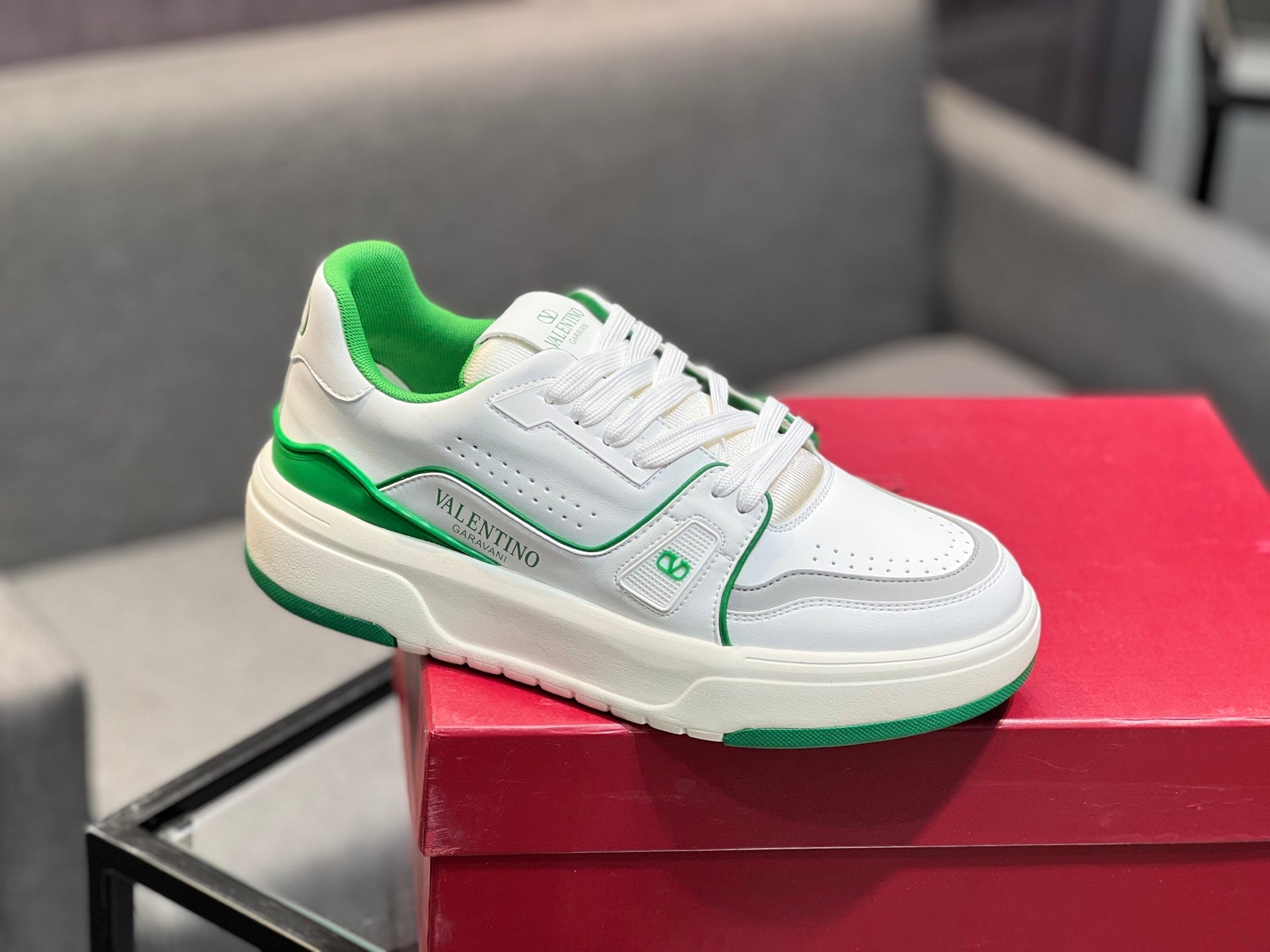 LuxluxHouse Best Quality Shoes Valentino