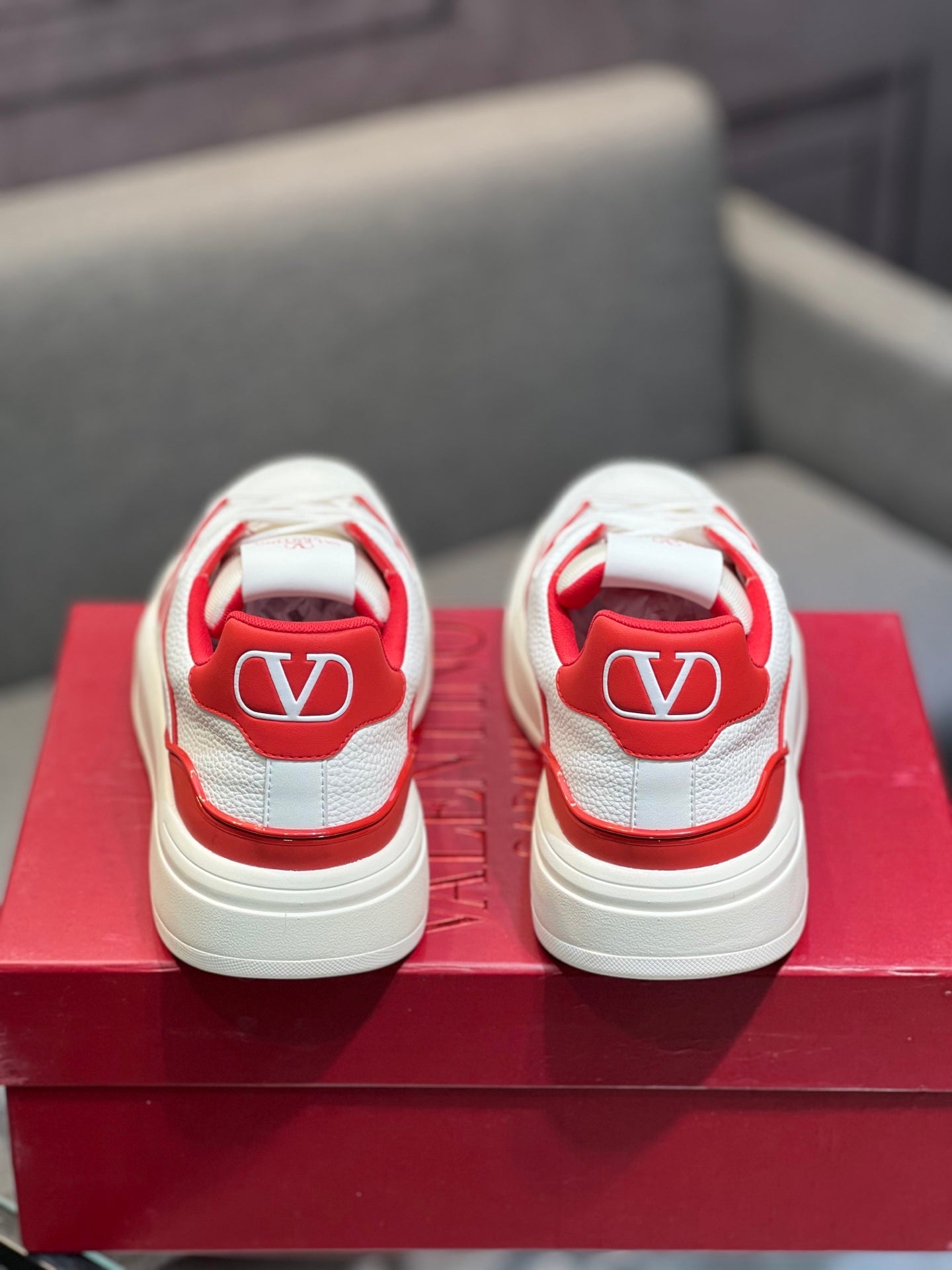 LuxluxHouse Best Quality Shoes Valentino