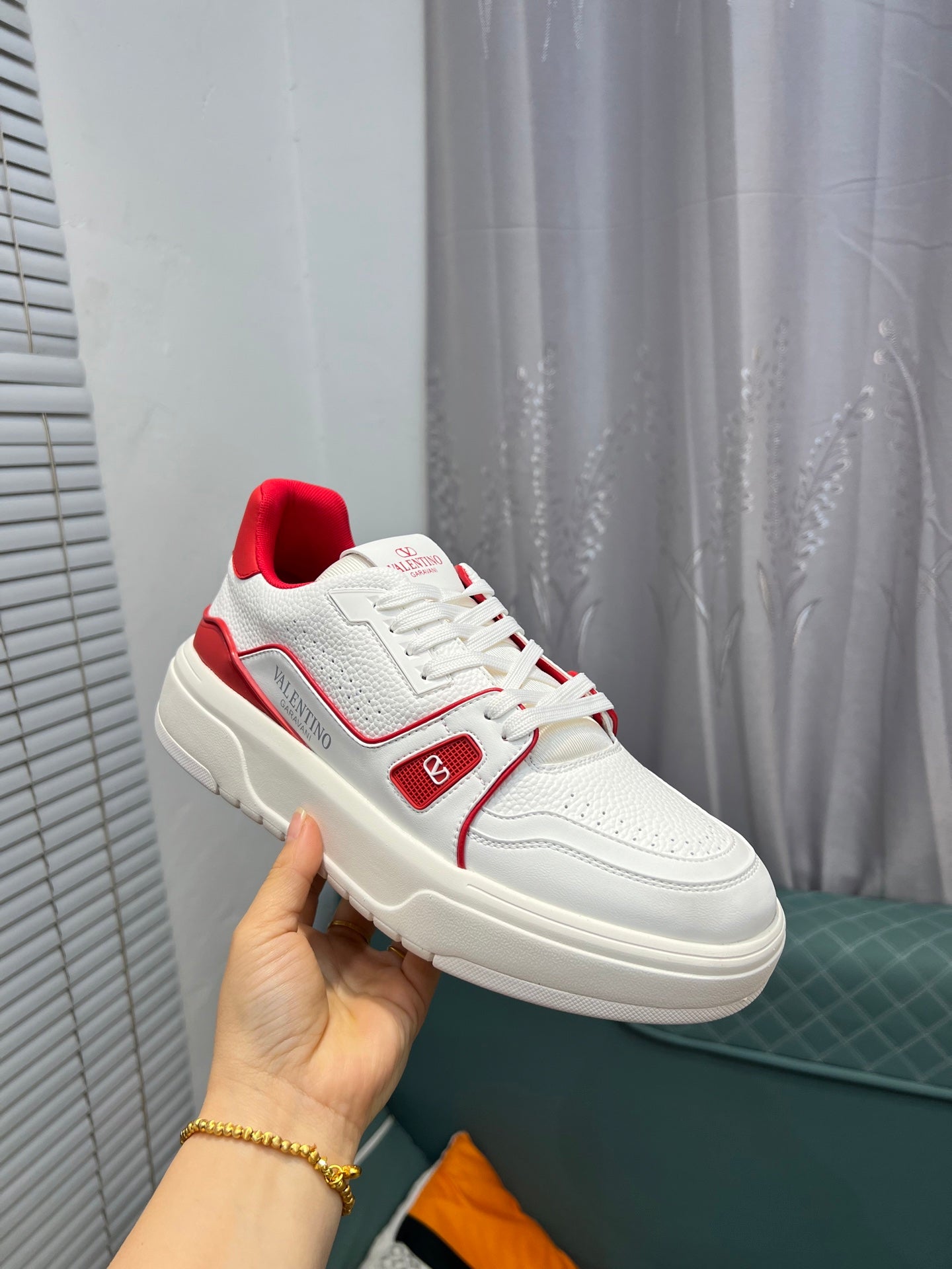 LuxluxHouse Best Quality Shoes Valentino