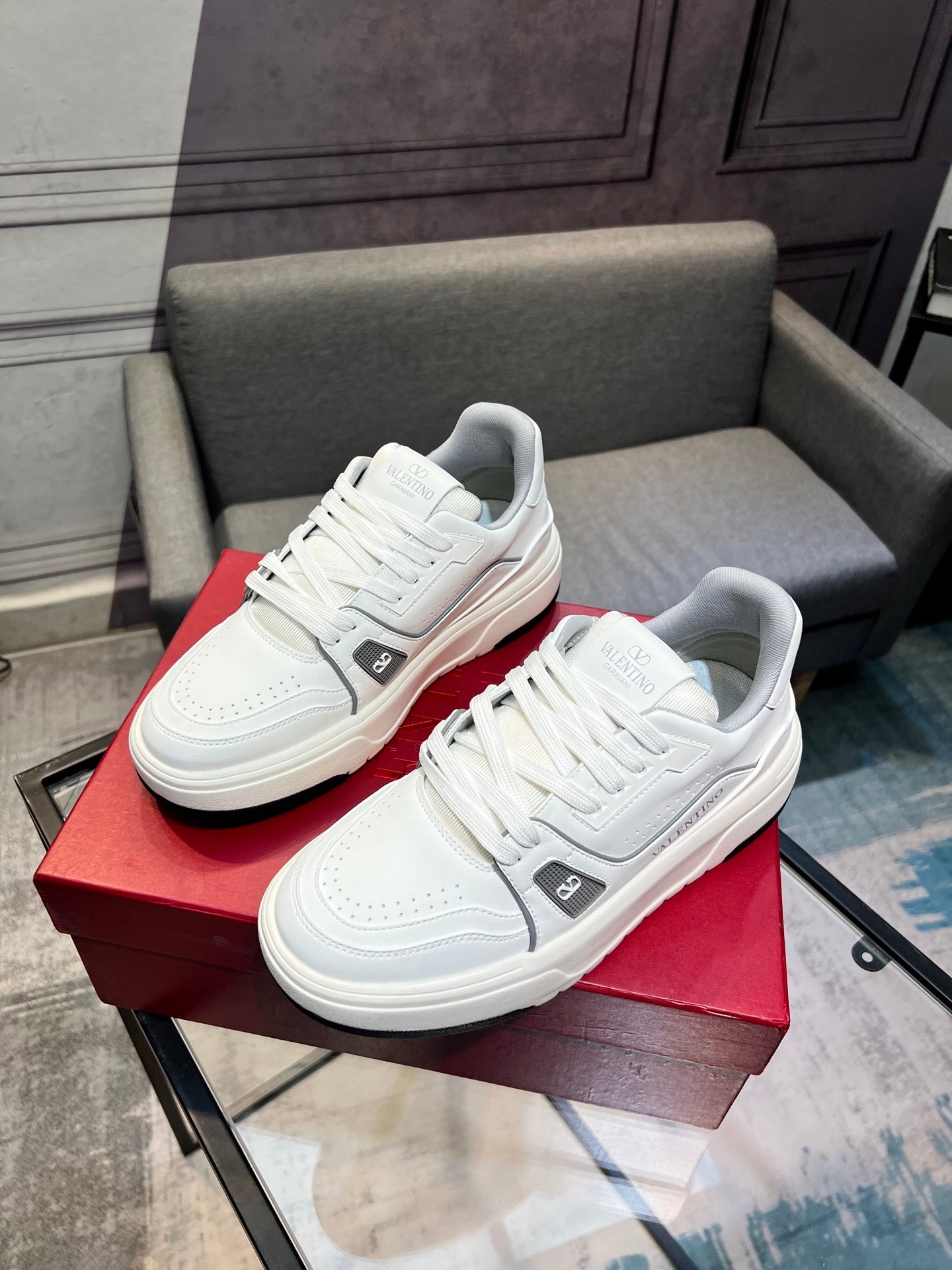 LuxluxHouse Best Quality Shoes Valentino