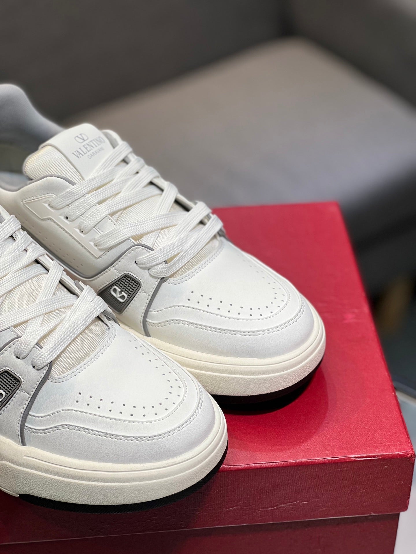 LuxluxHouse Best Quality Shoes Valentino
