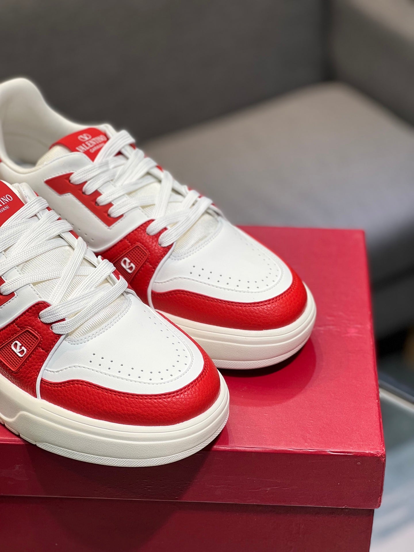 LuxluxHouse Best Quality Shoes Valentino