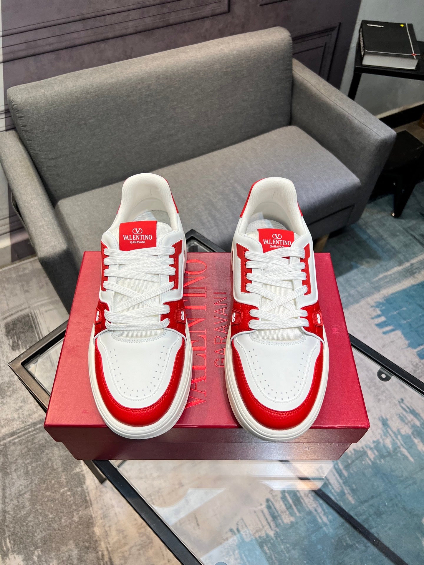 LuxluxHouse Best Quality Shoes Valentino