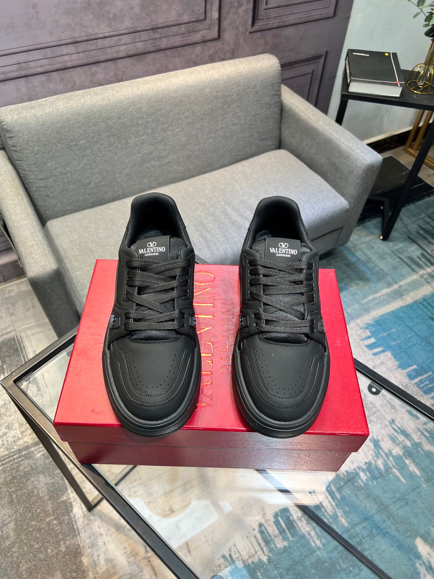 LuxluxHouse Best Quality Shoes Valentino