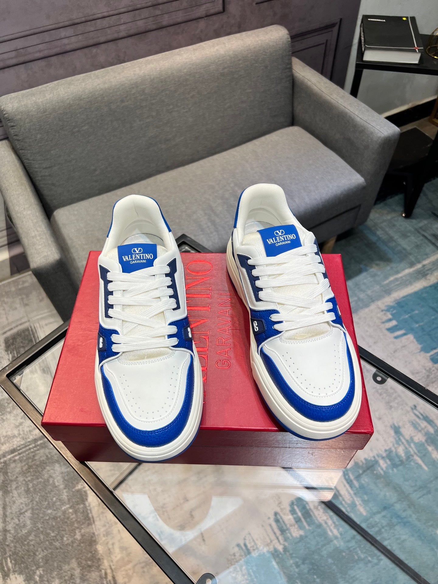 LuxluxHouse Best Quality Shoes Valentino