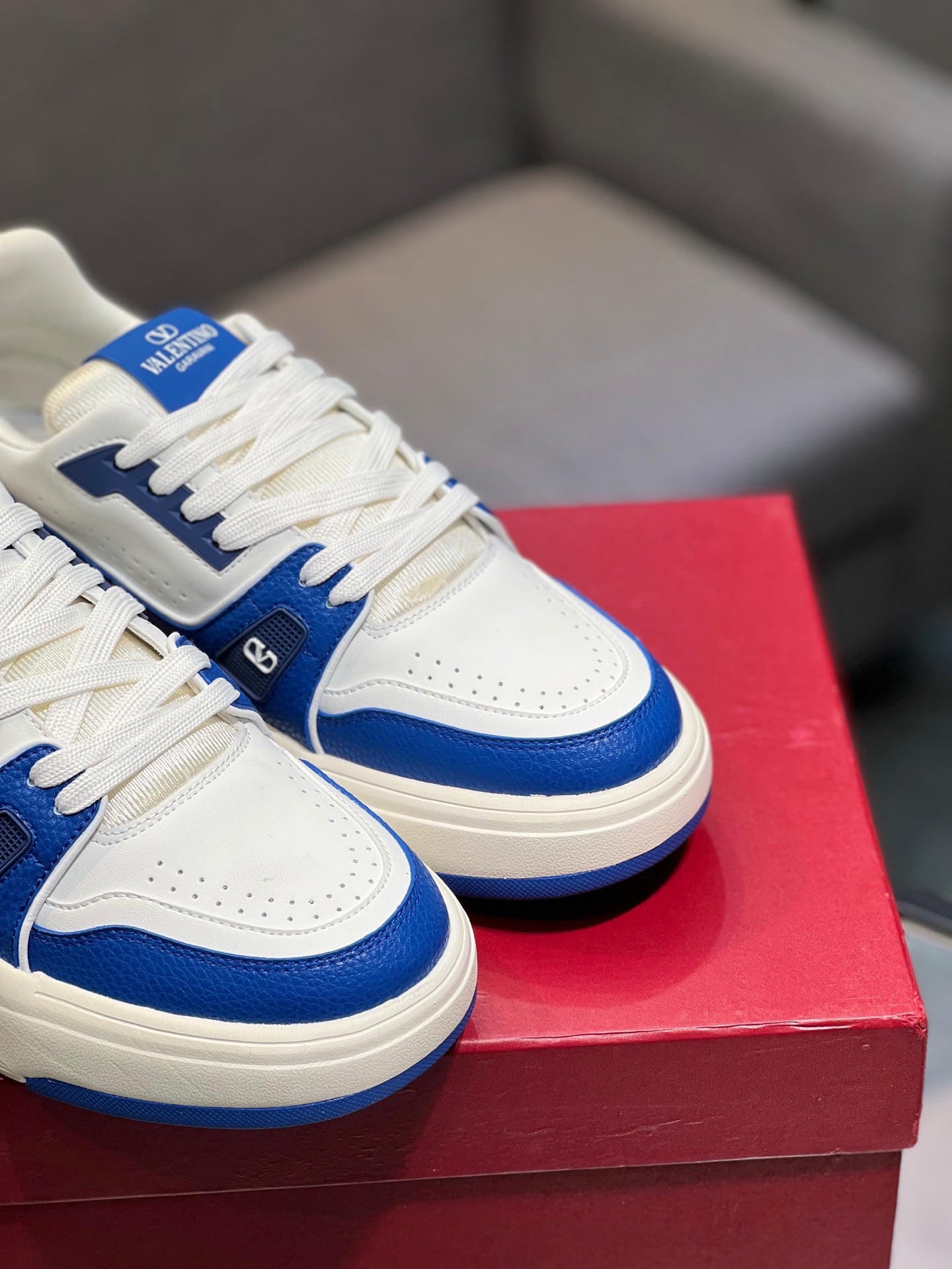 LuxluxHouse Best Quality Shoes Valentino