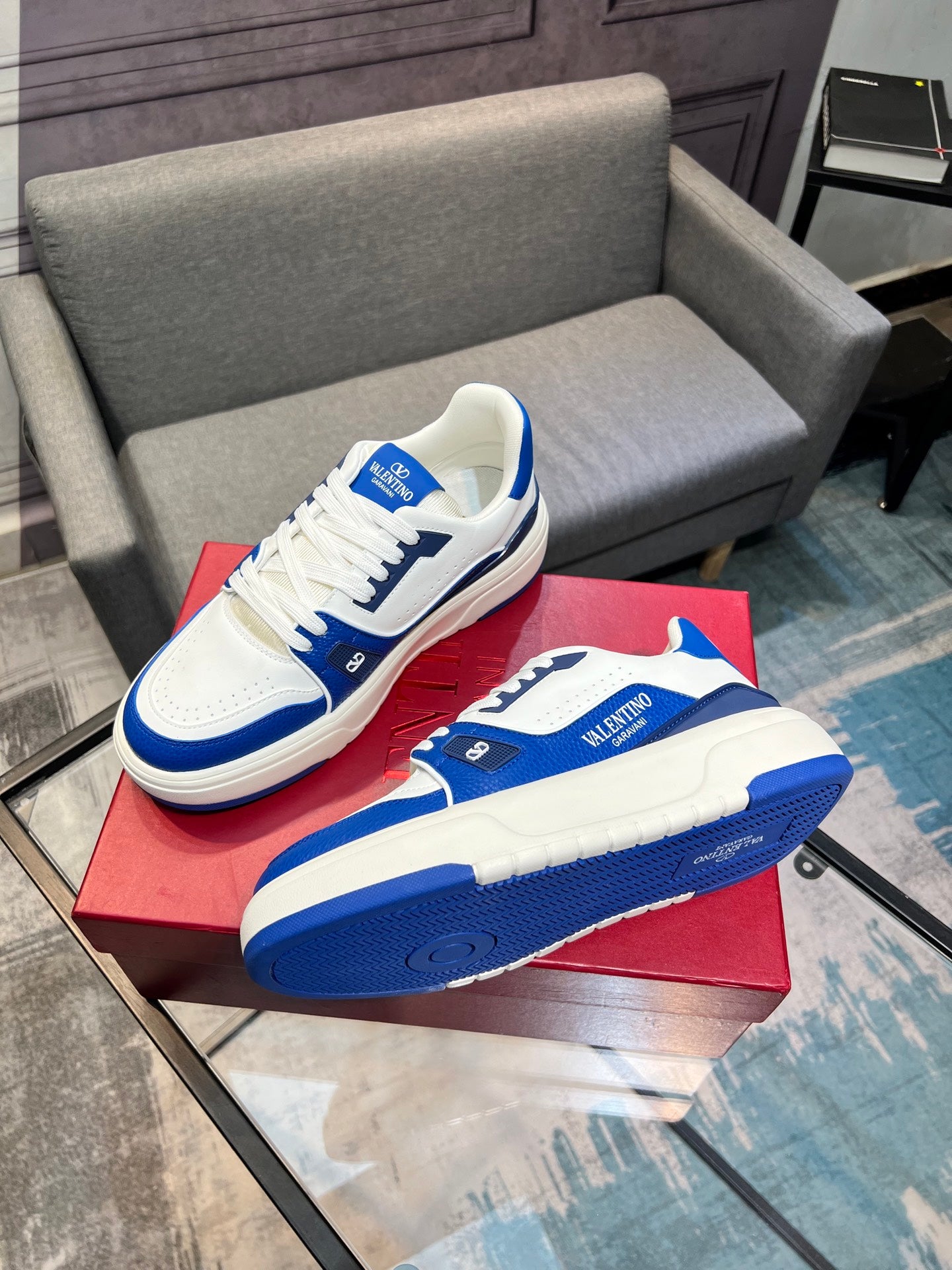 LuxluxHouse Best Quality Shoes Valentino