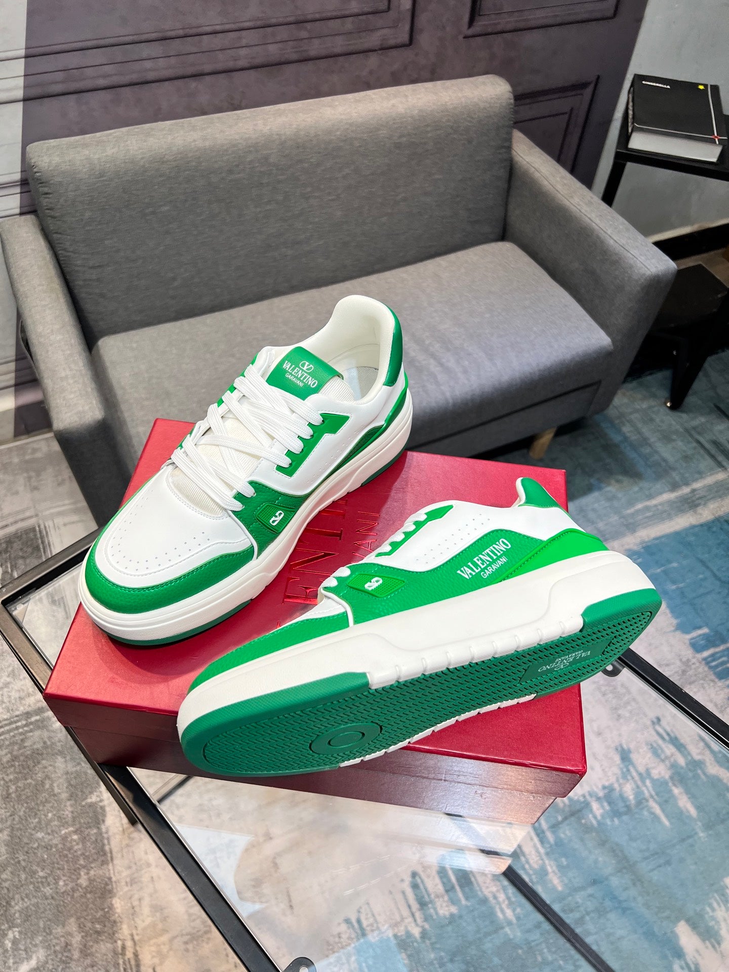 LuxluxHouse Best Quality Shoes Valentino