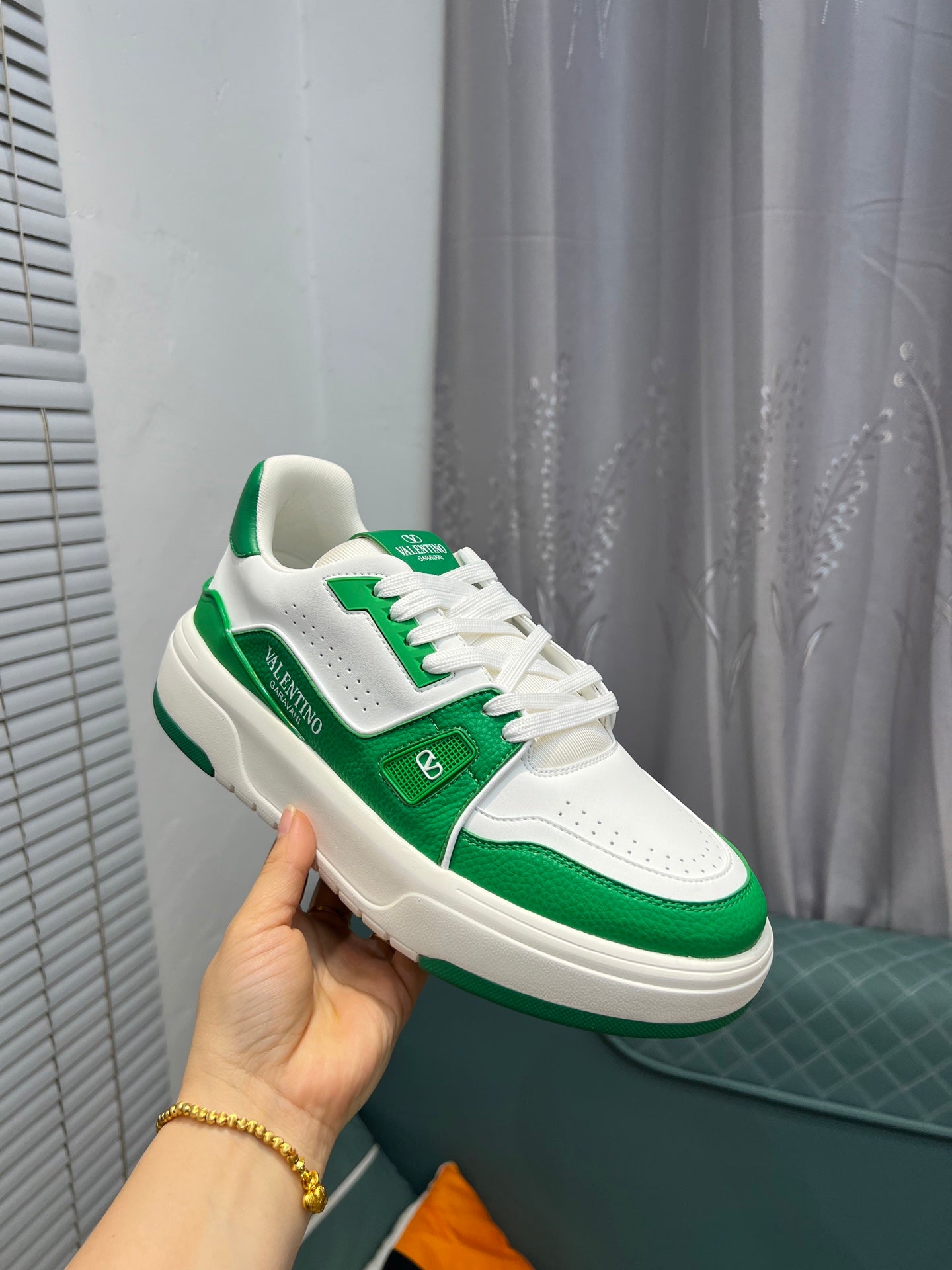 LuxluxHouse Best Quality Shoes Valentino