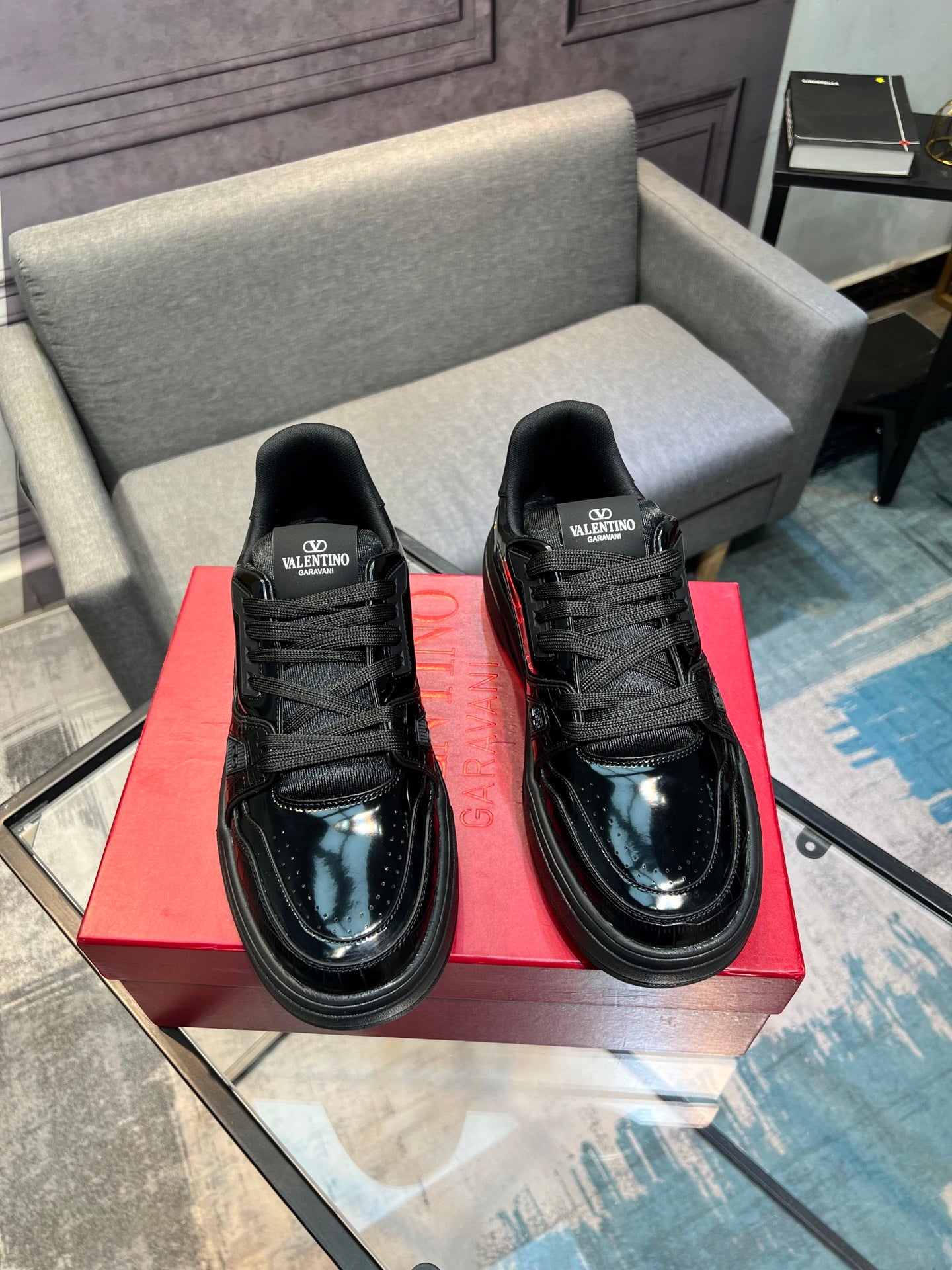 LuxluxHouse Best Quality Shoes Valentino